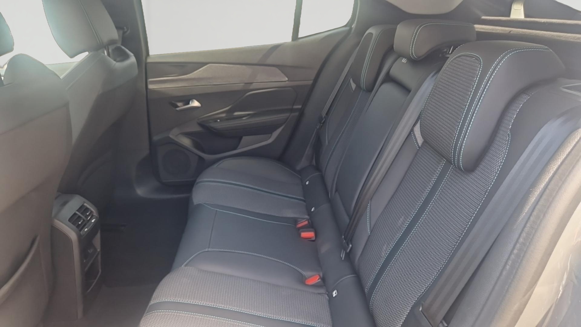 PEUGEOT 408 Hybrid 136 e-DCS6 Allure