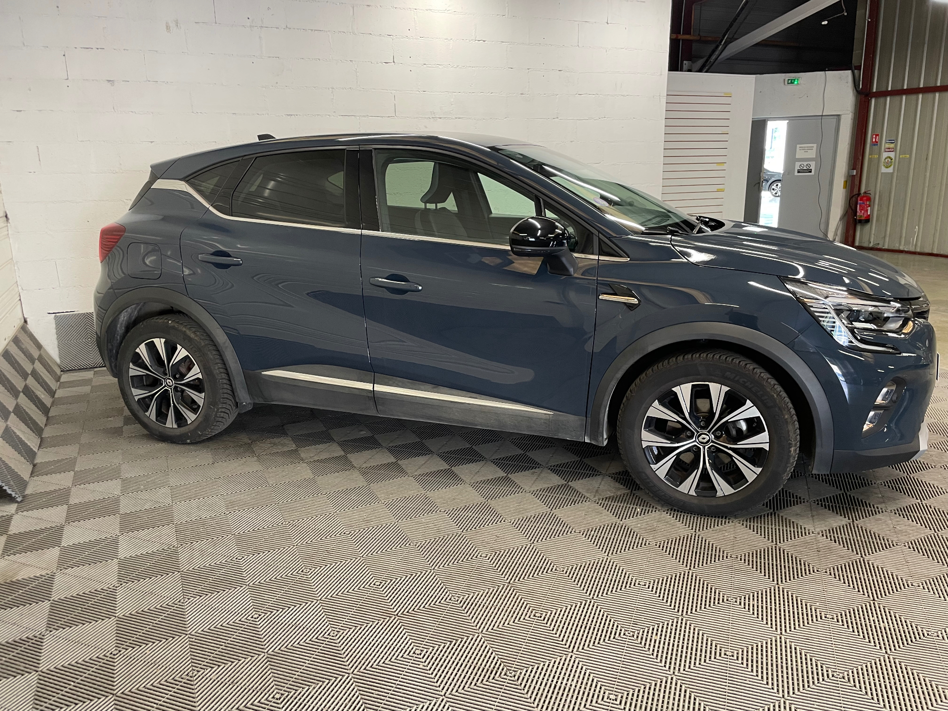 RENAULT CAPTUR E-Tech hybride rechargeable 160 Techno