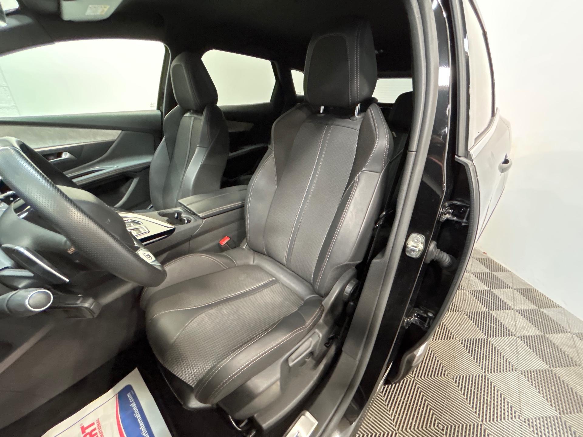 PEUGEOT 3008 GT PureTech 130 S&S EAT8