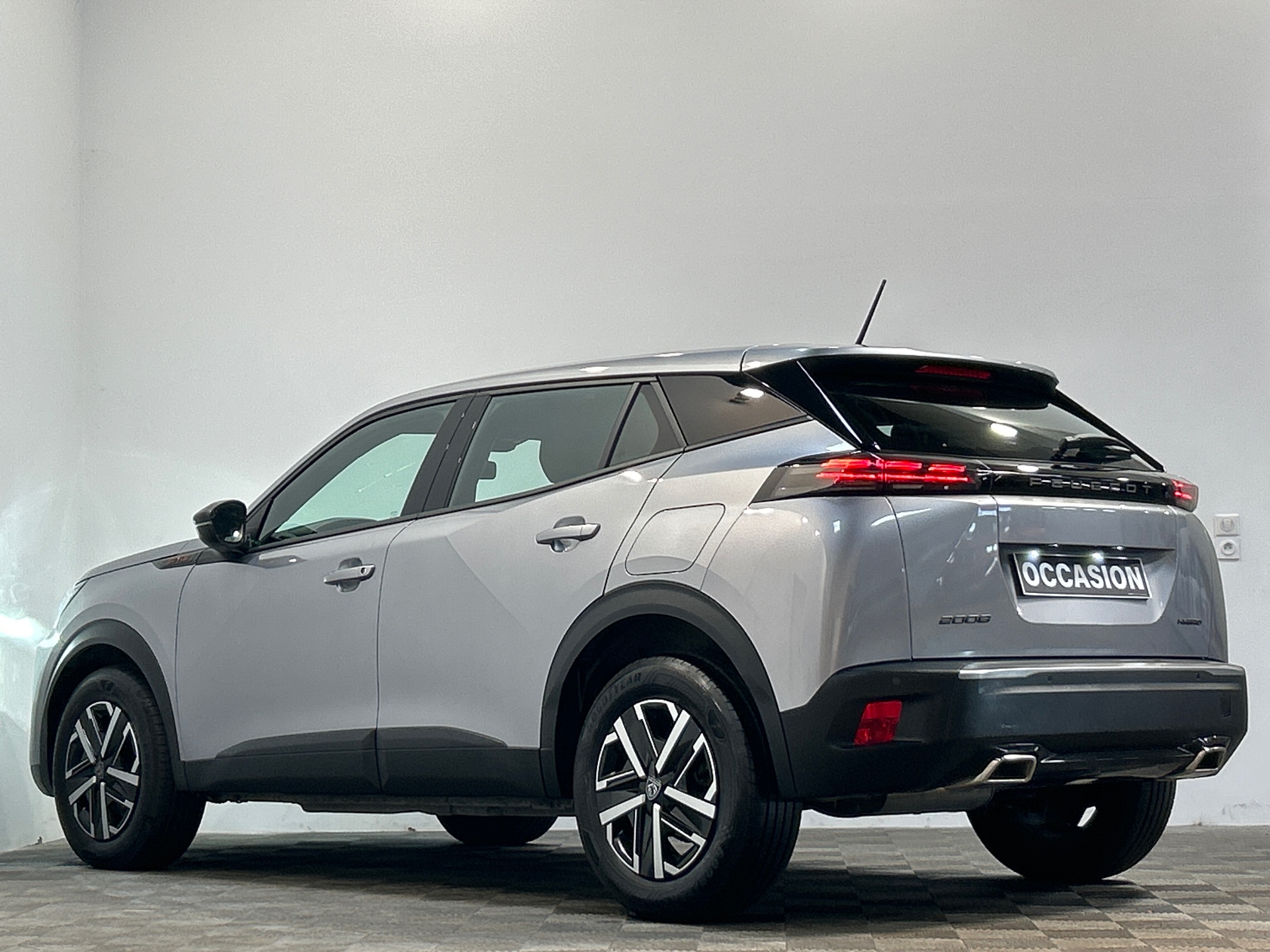 PEUGEOT 2008 Hybrid 145 e-DCS6 Style