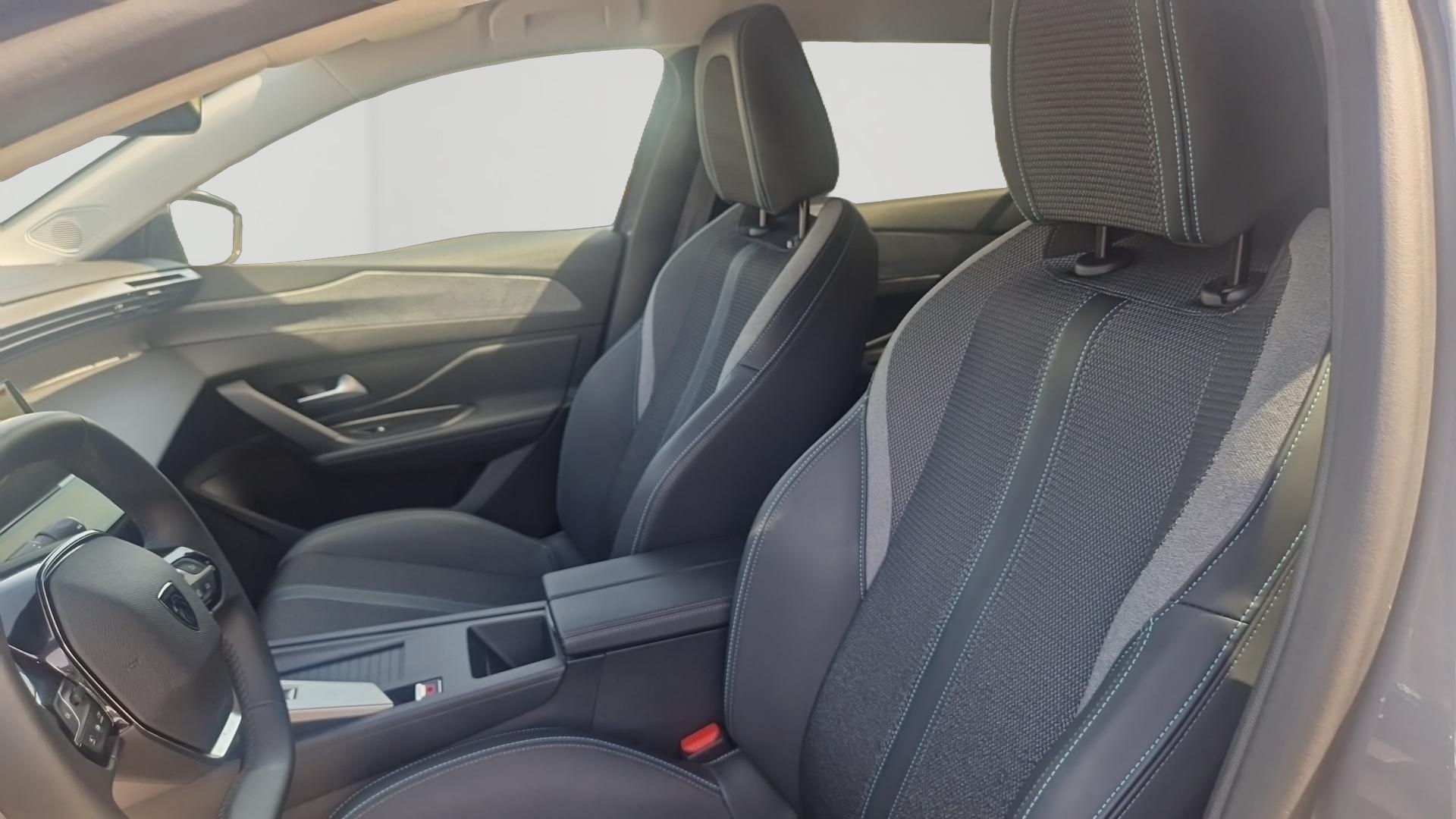 PEUGEOT 408 Hybrid 136 e-DCS6 Allure