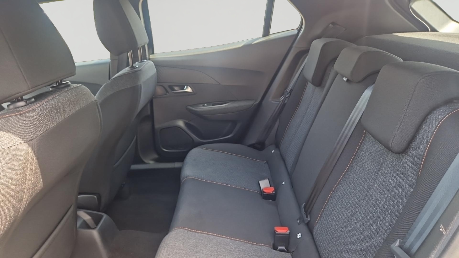 PEUGEOT 2008 Hybrid 145 e-DCS6 Style