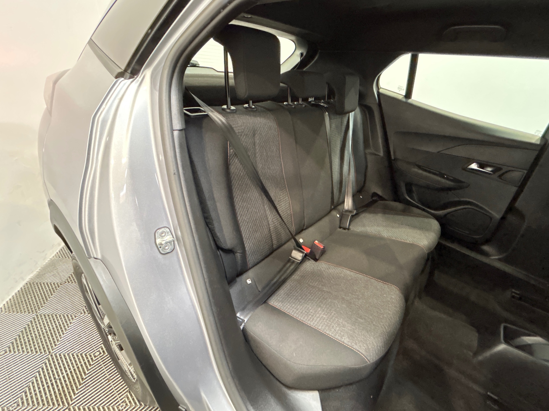PEUGEOT 2008 Hybrid 145 e-DCS6 Style