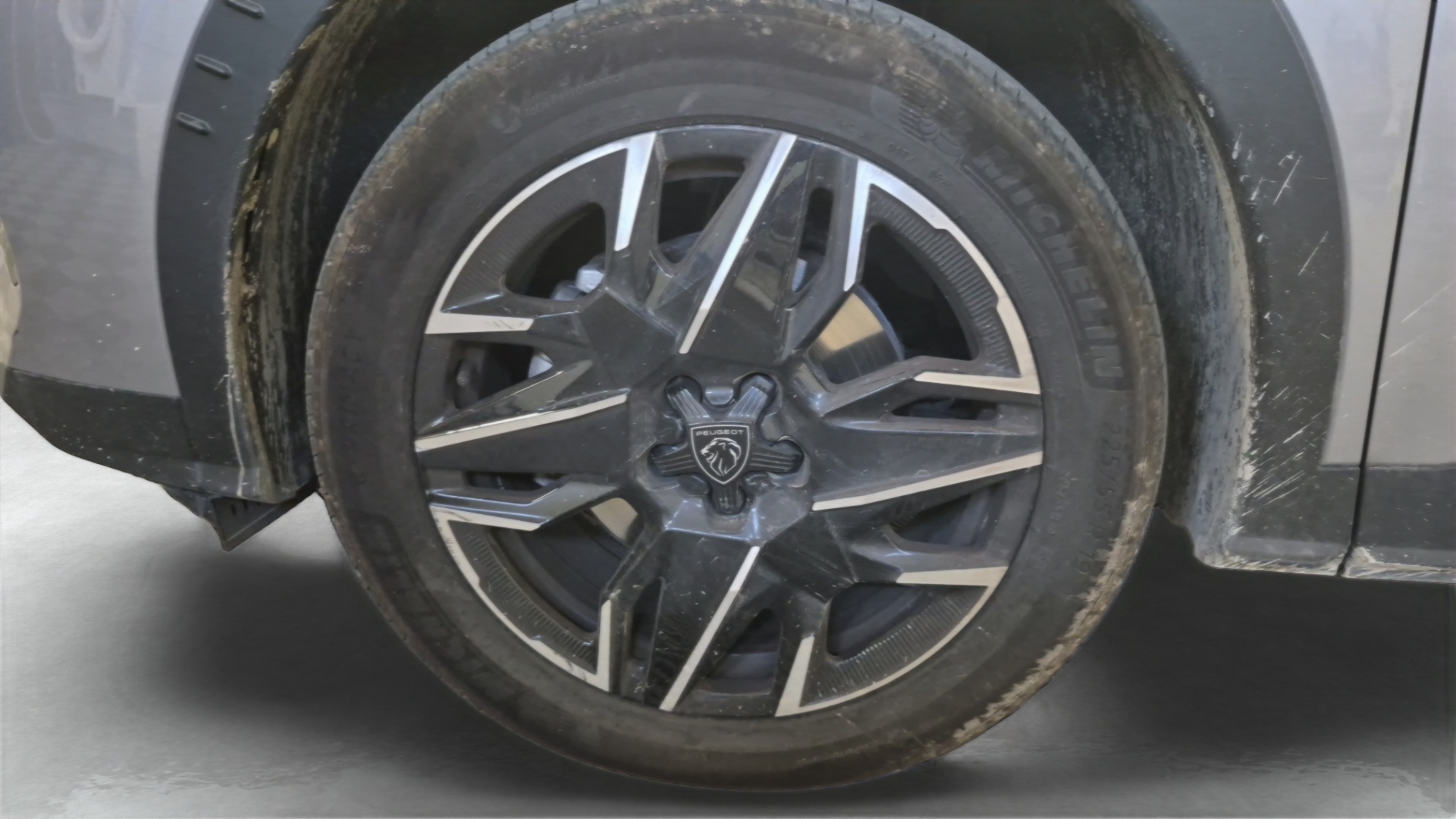 PEUGEOT 5008 Hybrid 145 ch e-DCS6 Allure