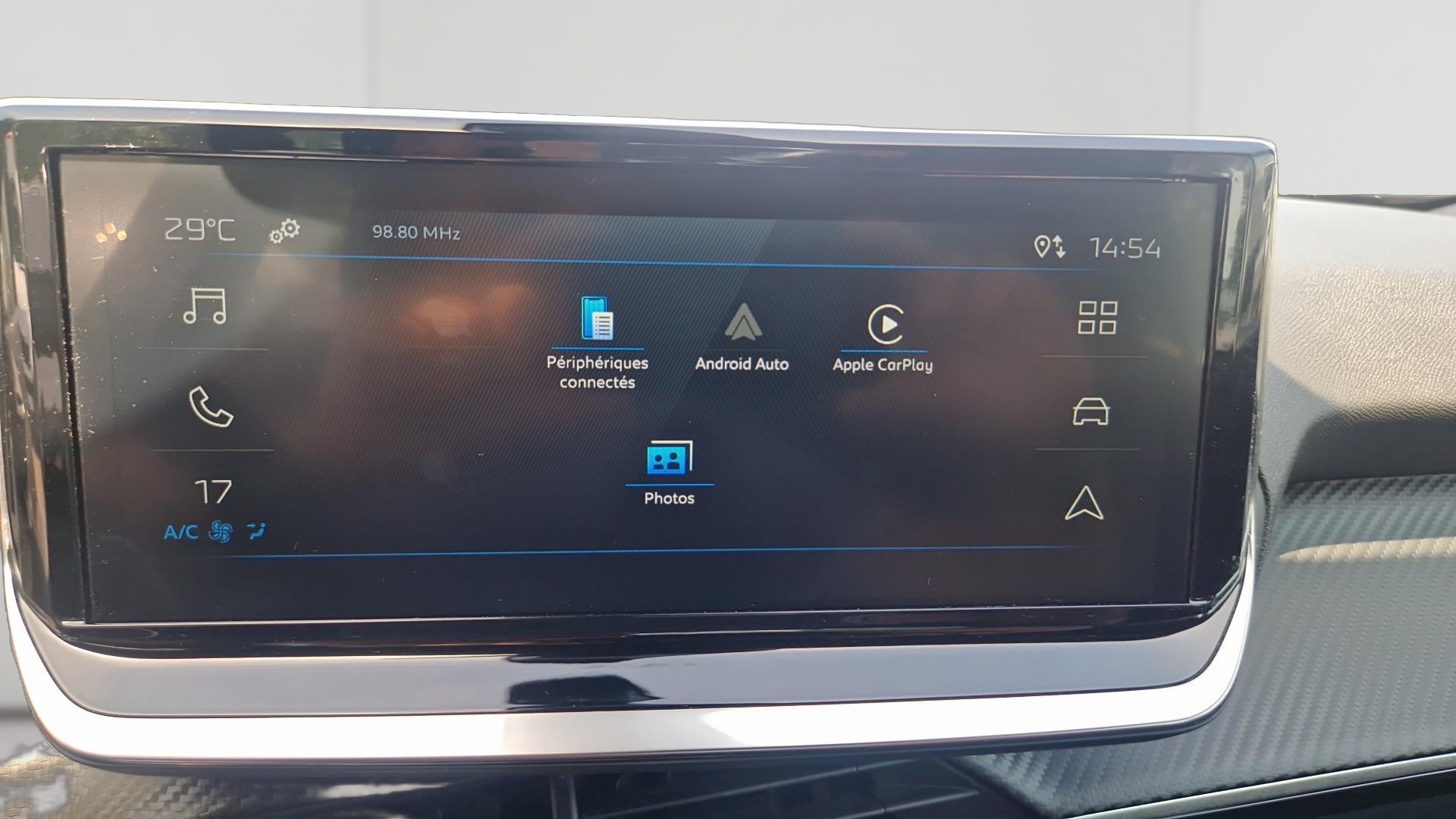 PEUGEOT 2008 Hybrid 145 e-DCS6 Style