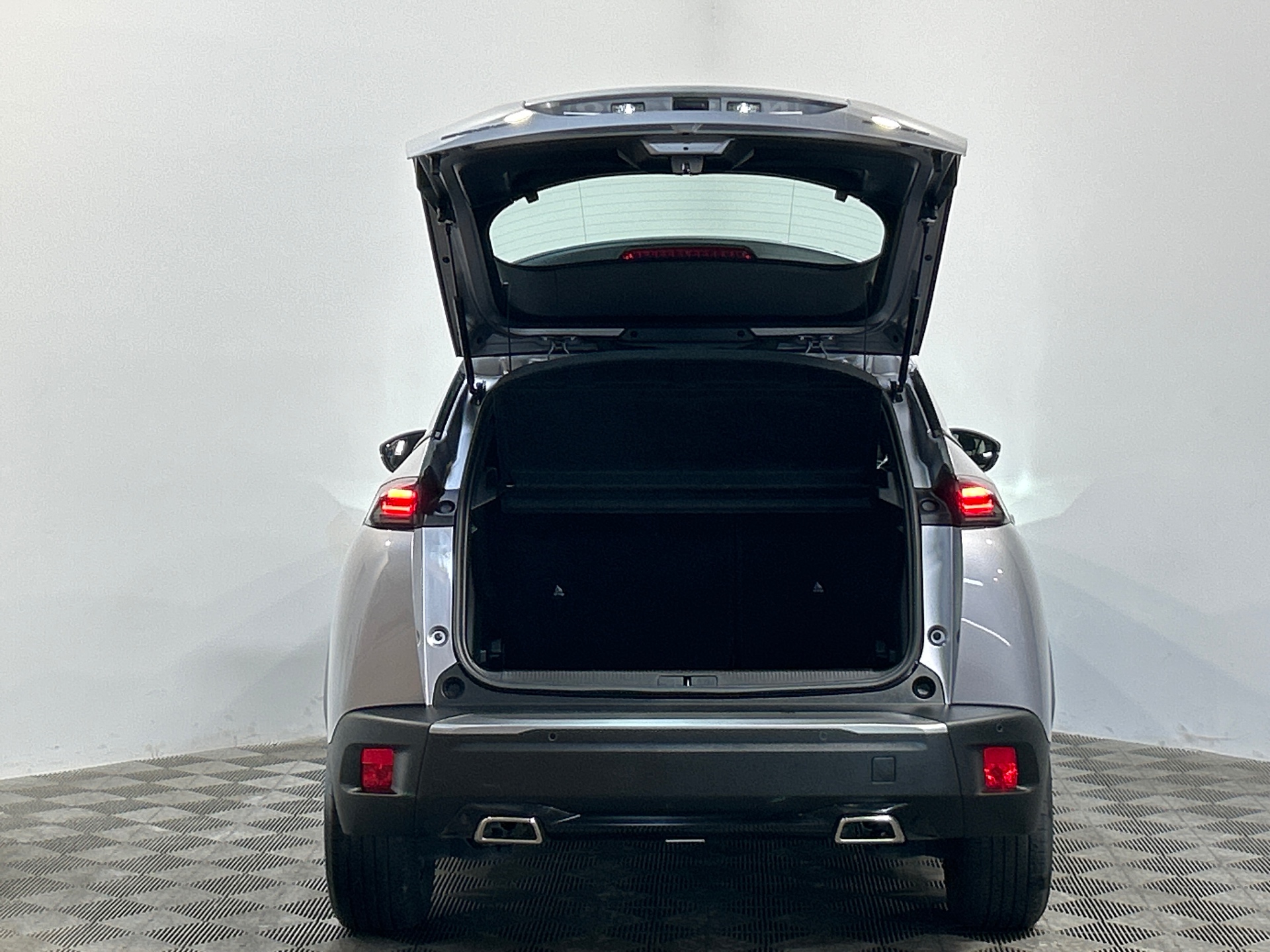 PEUGEOT 2008 Hybrid 145 e-DCS6 Style