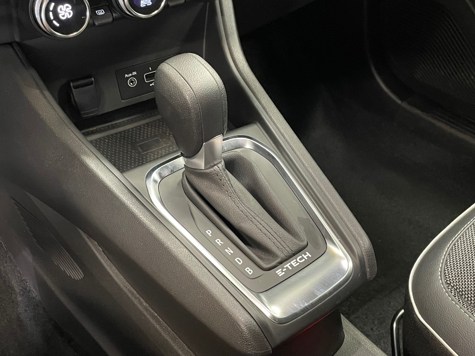 RENAULT CAPTUR E-Tech hybride rechargeable 160 Techno