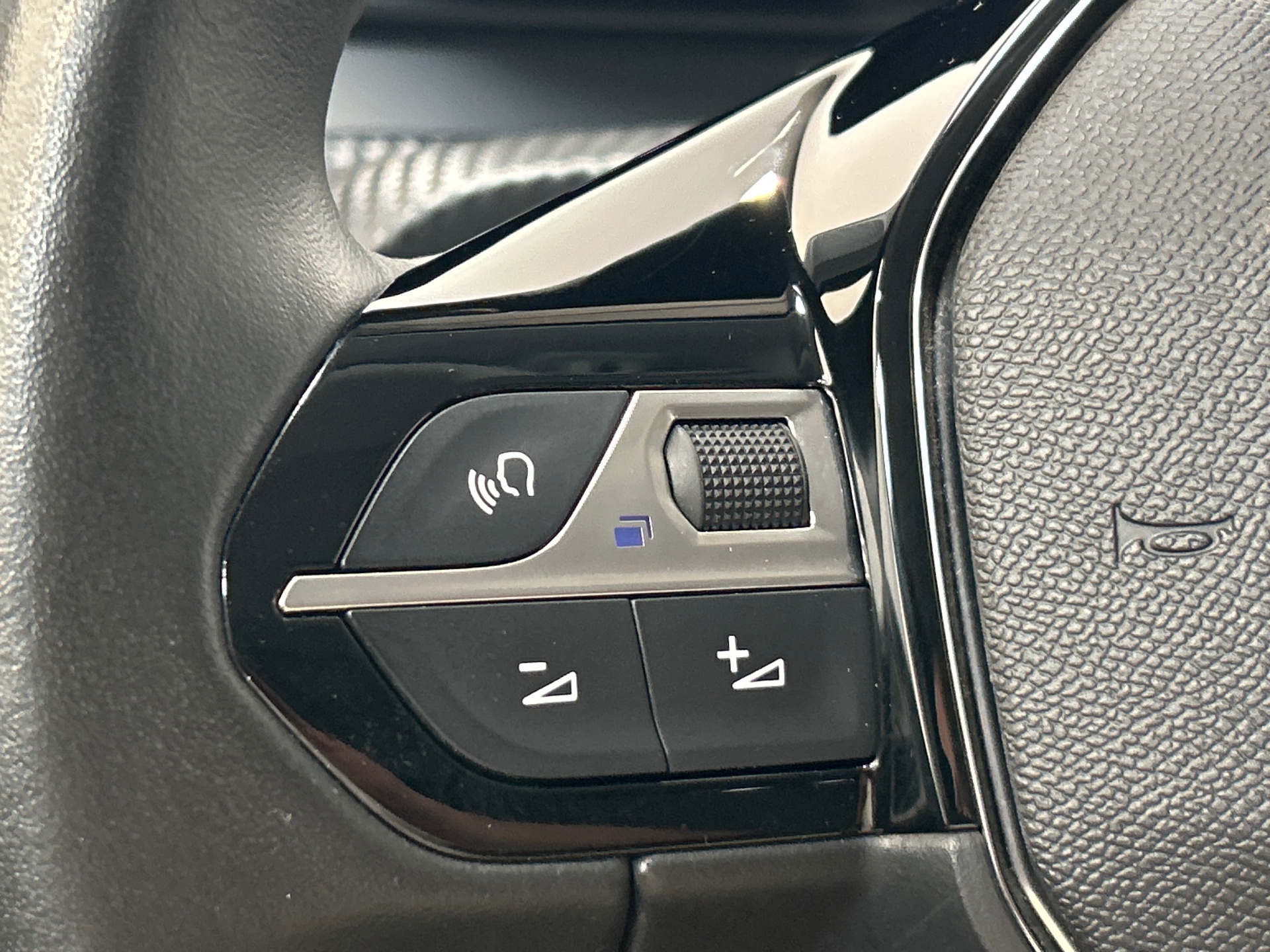 PEUGEOT 208 ALLURE PURETECH 100 S&S BVM6