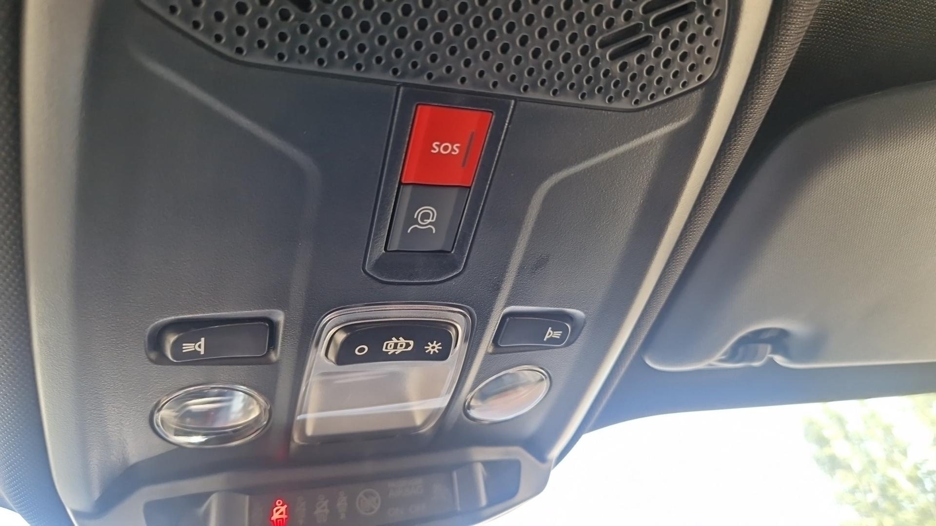 PEUGEOT 2008 Hybrid 145 e-DCS6 Style