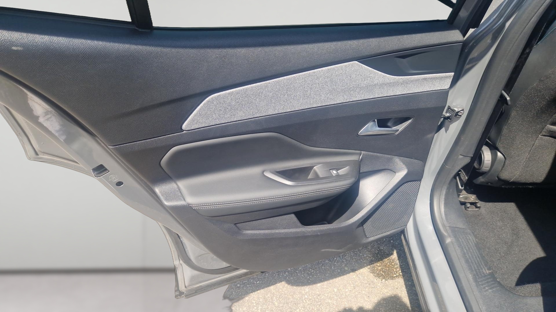 PEUGEOT 408 Hybrid 136 e-DCS6 Allure