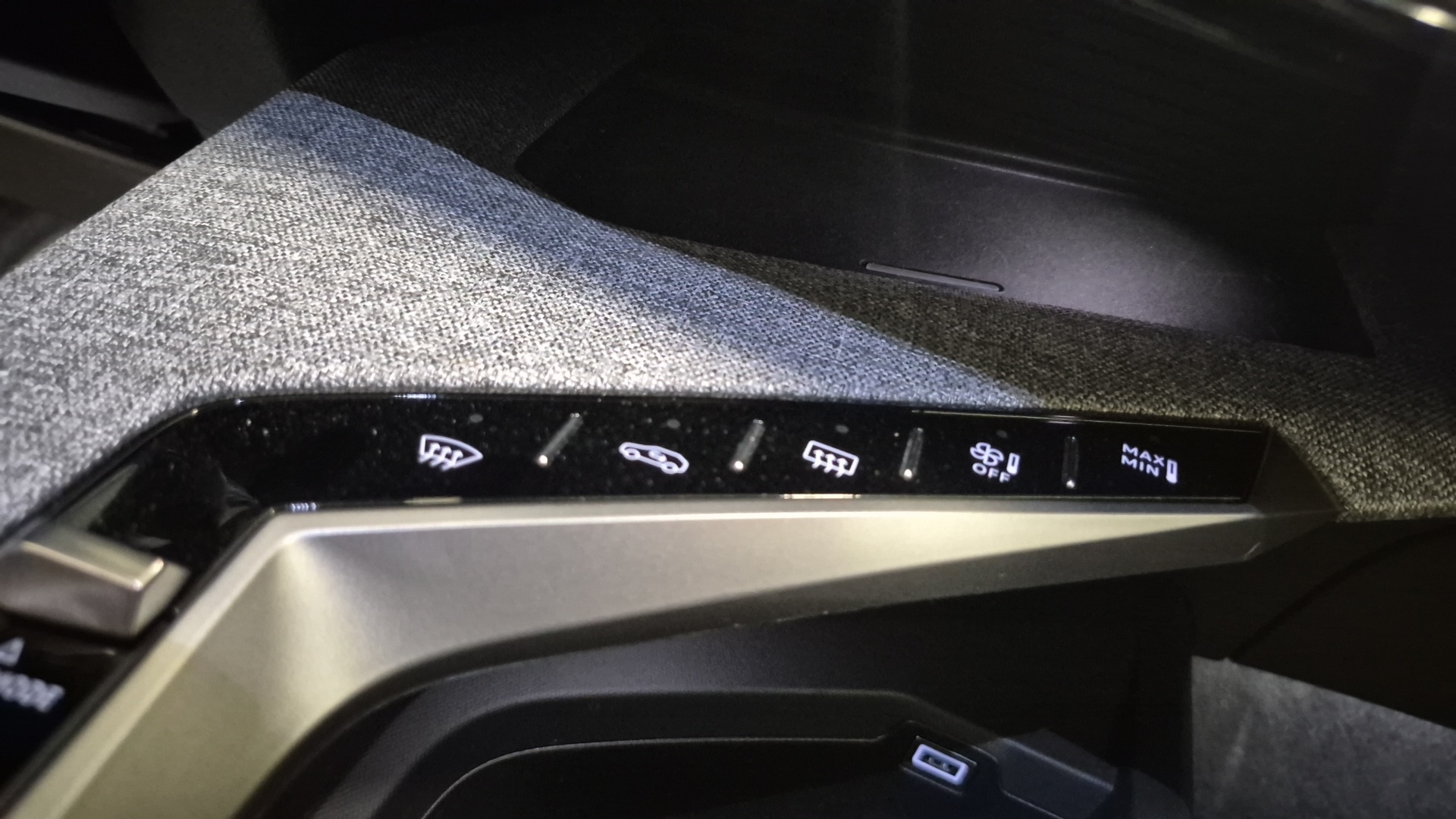 PEUGEOT 5008 Hybrid 145 ch e-DCS6 Allure