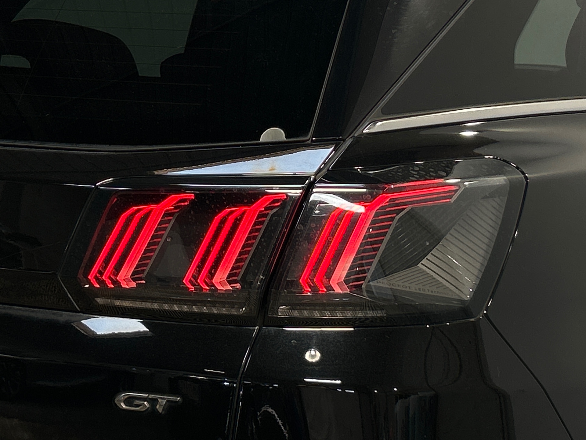 PEUGEOT 3008 GT PureTech 130 S&S EAT8
