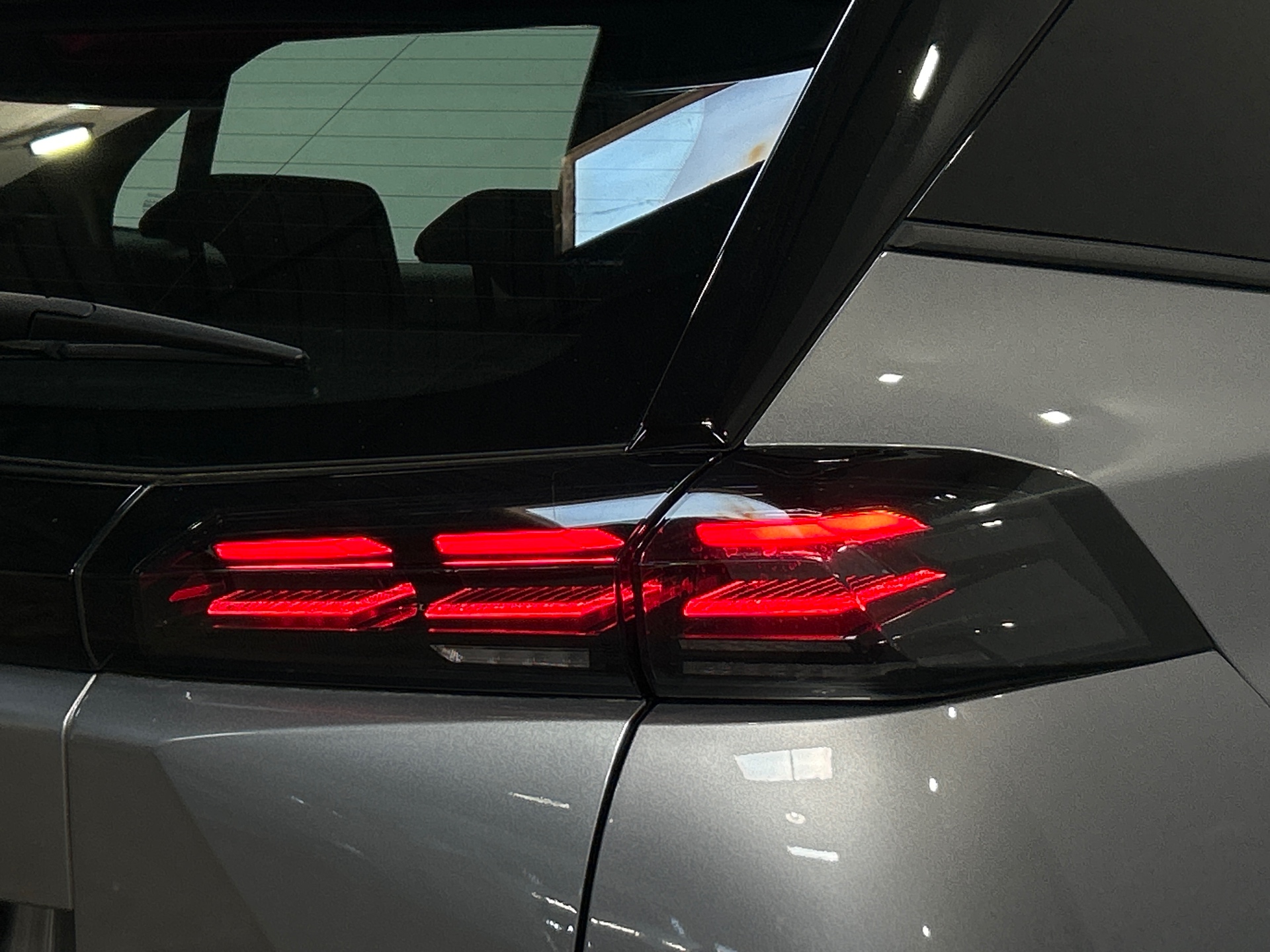 PEUGEOT 2008 Hybrid 145 e-DCS6 Style