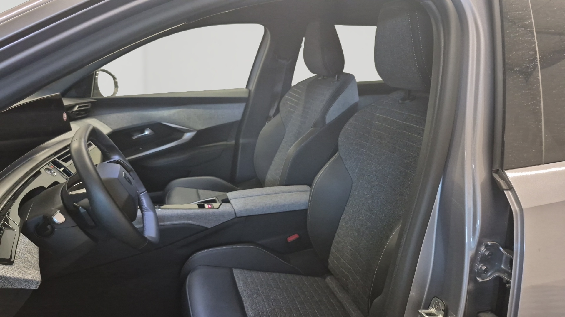 PEUGEOT 5008 Hybrid 145 ch e-DCS6 Allure
