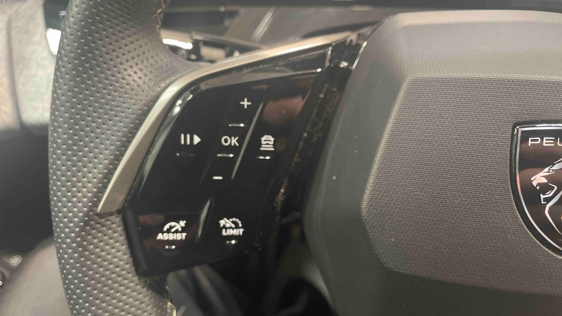 PEUGEOT 3008 Hybrid 145 e-DCS6 GT