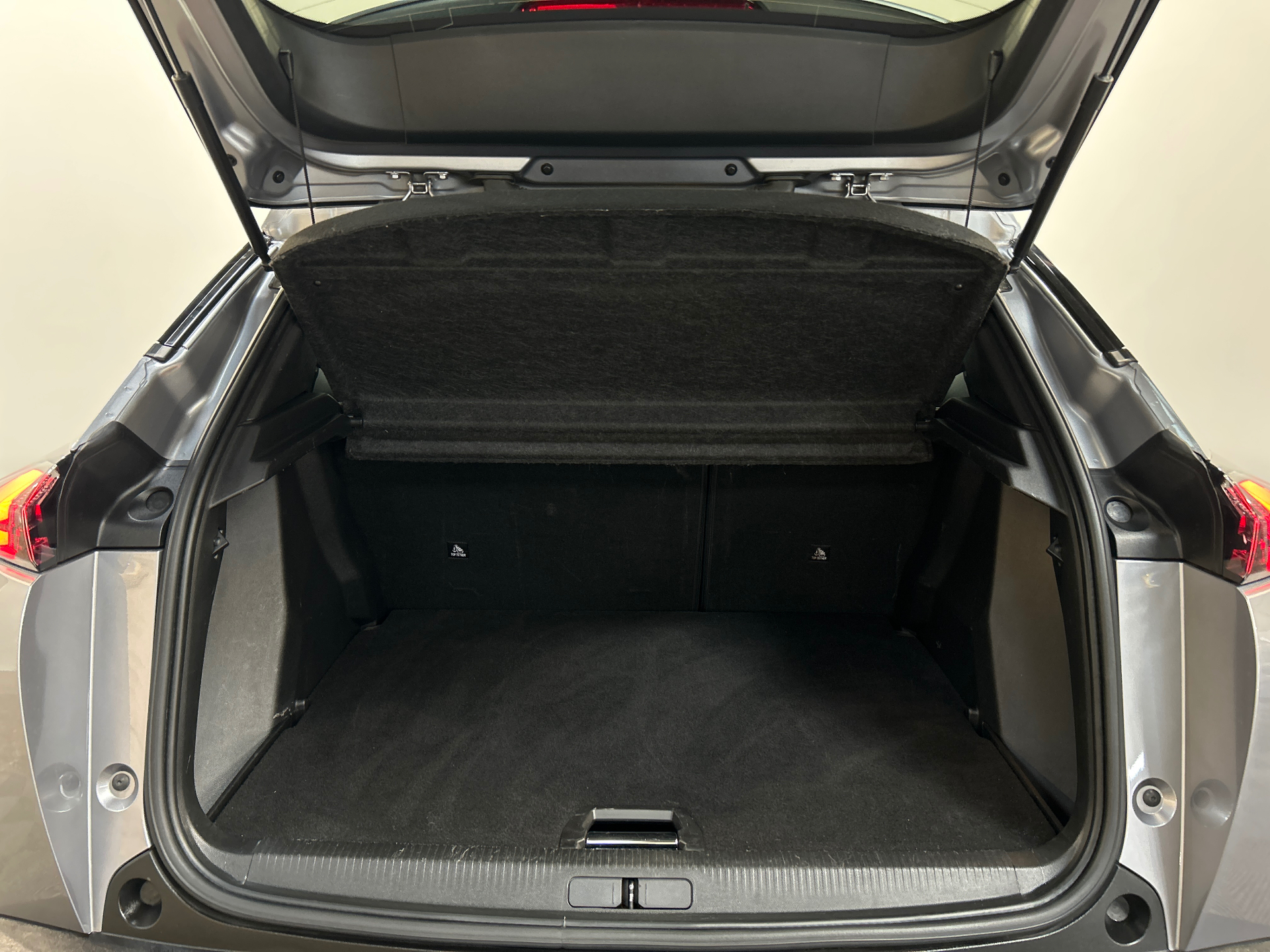 PEUGEOT 2008 BUSINESS BlueHDi 130 S&S EAT8 Allure Business