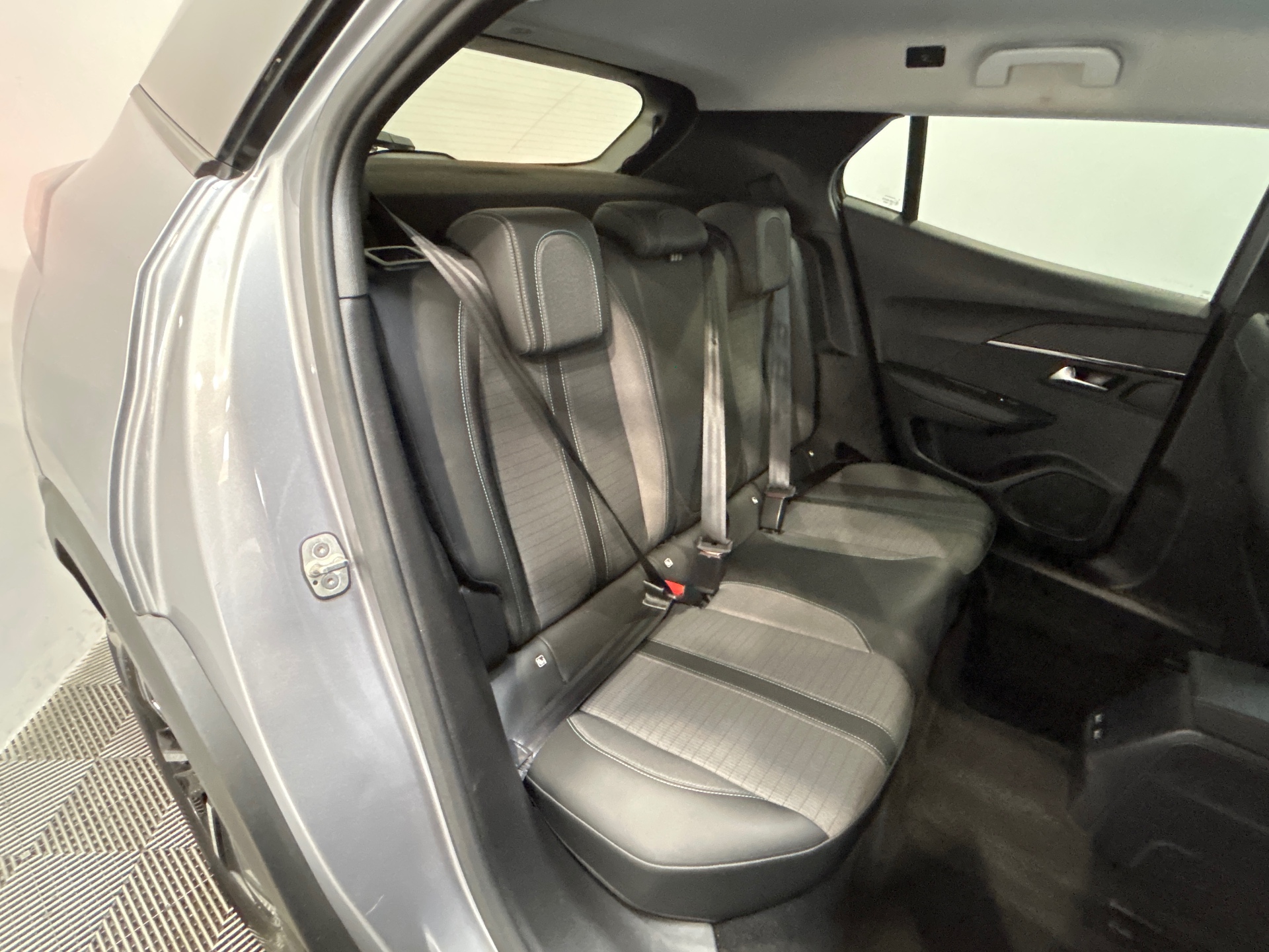 PEUGEOT 2008 BUSINESS BlueHDi 130 S&S EAT8 Allure Business