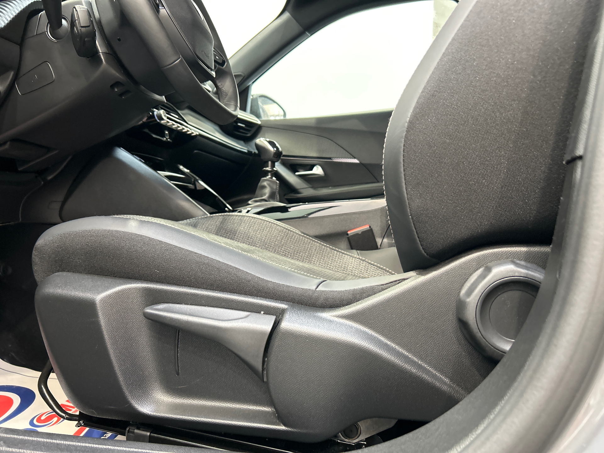 PEUGEOT 2008 100 S&S BVM6 Allure