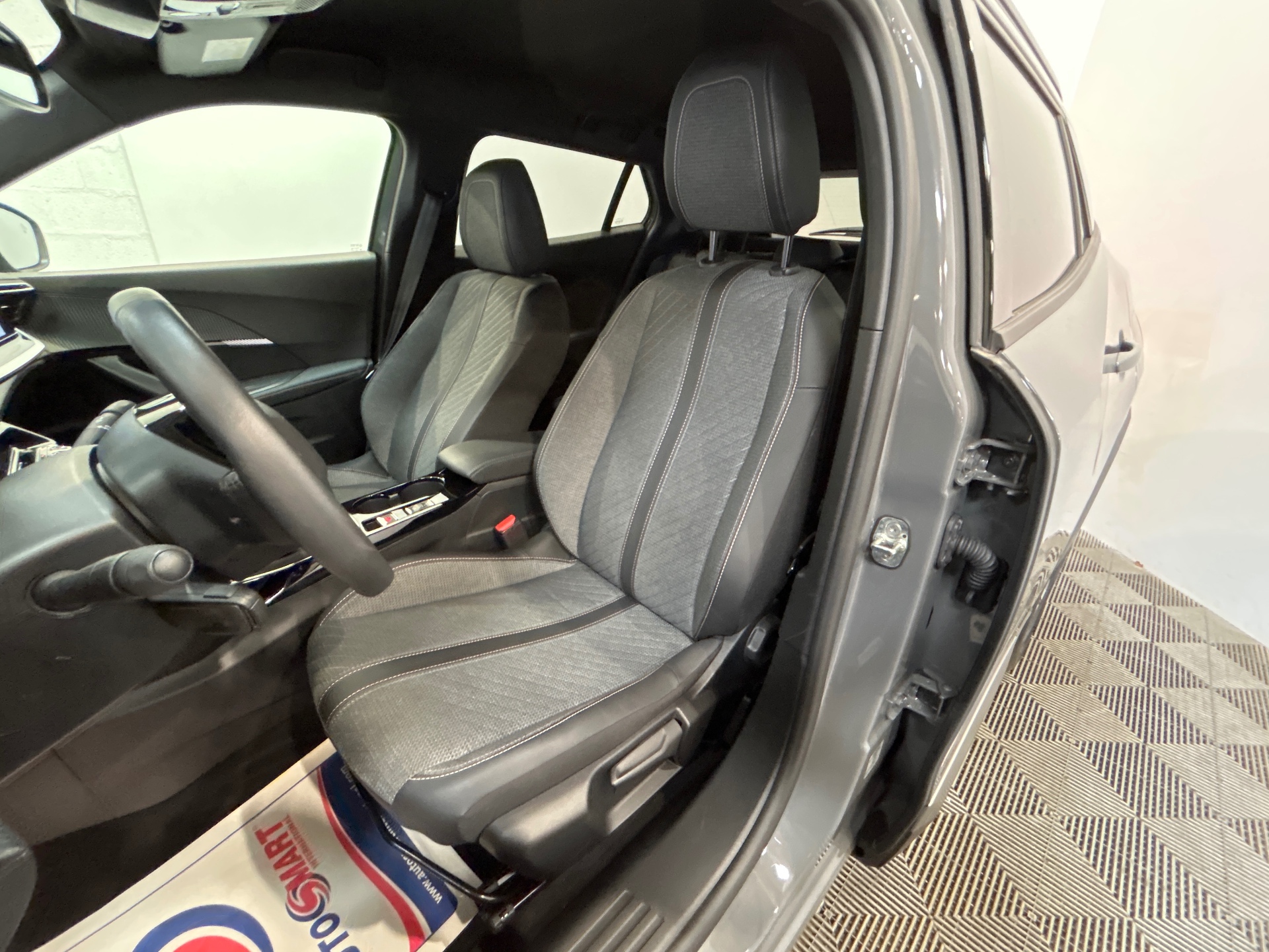 PEUGEOT 2008 100 S&S BVM6 Allure
