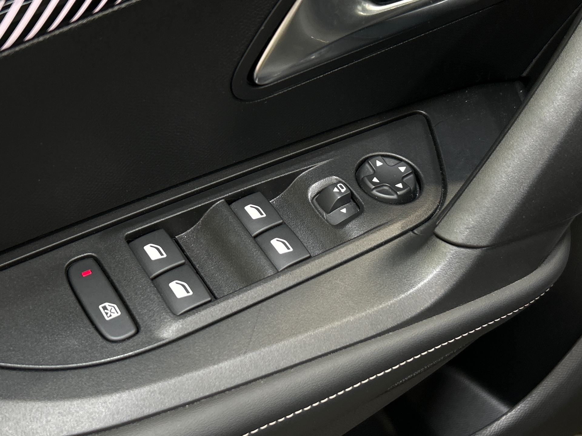 PEUGEOT 2008 100 S&S BVM6 Allure