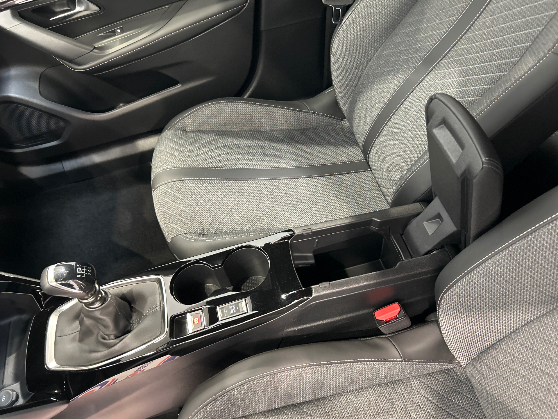 PEUGEOT 2008 100 S&S BVM6 Allure