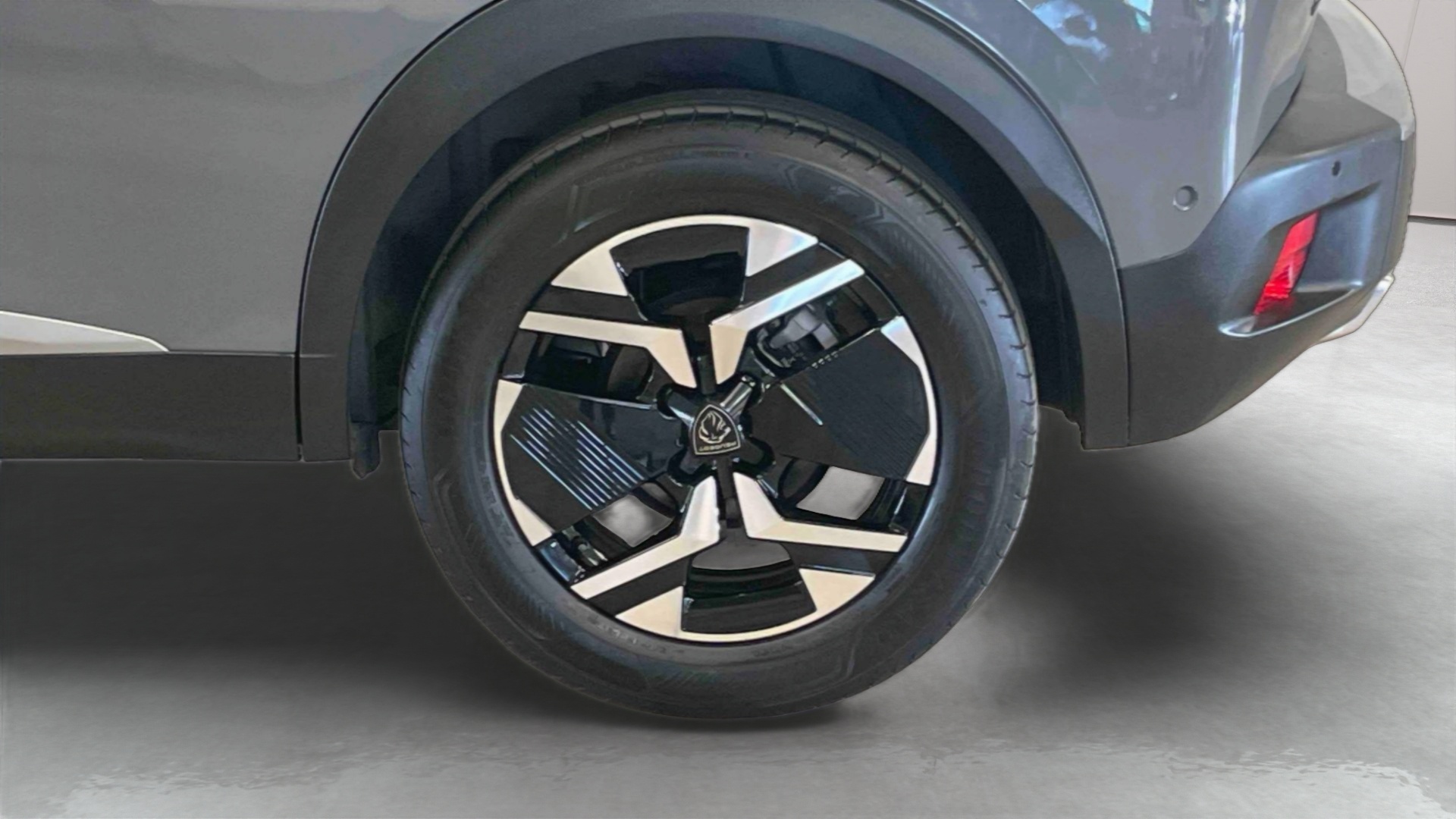 PEUGEOT 2008 130 S&S EAT8 Allure