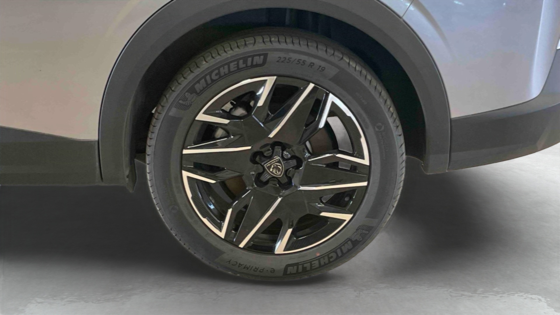 PEUGEOT 5008 Hybrid 145 ch e-DCS6 Allure