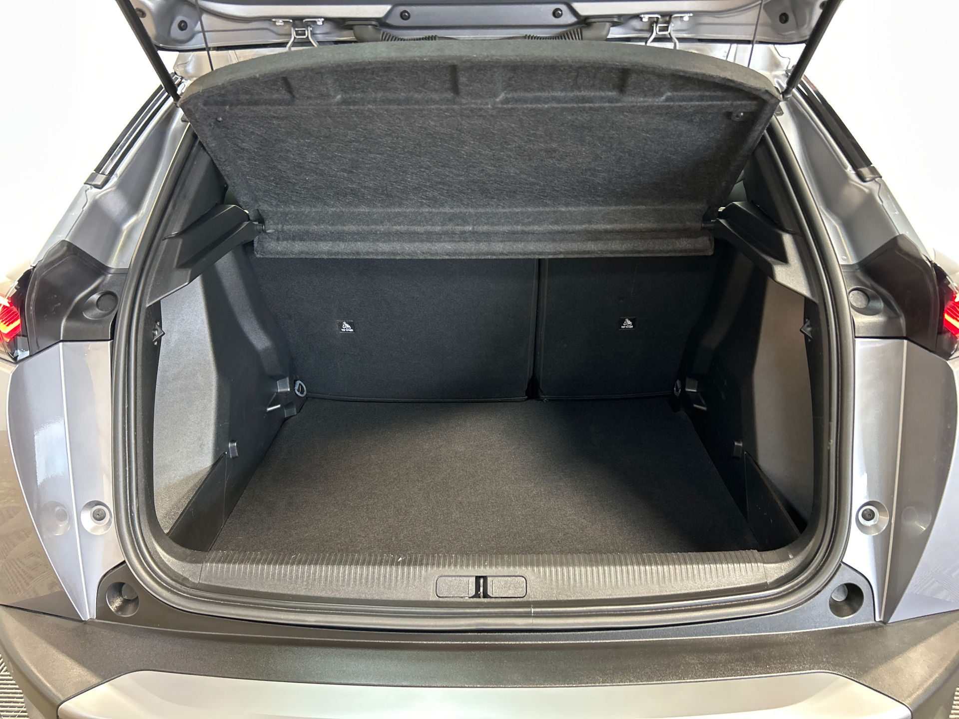 PEUGEOT 2008 Hybrid 145 e-DCS6 Style
