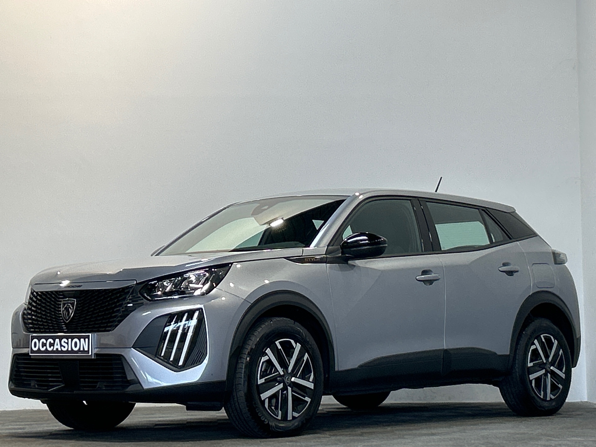 PEUGEOT 2008 Hybrid 145 e-DCS6 Style