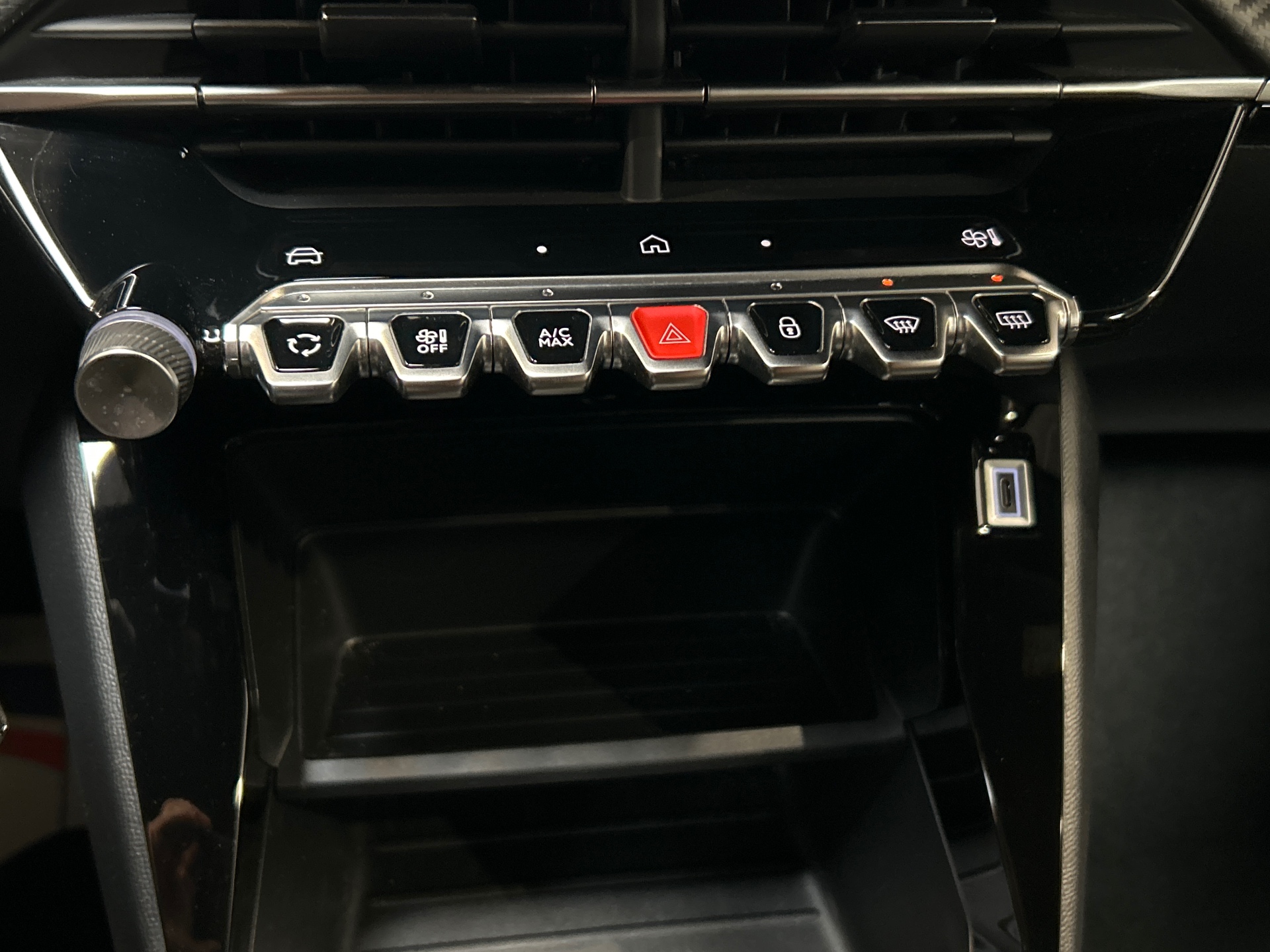 PEUGEOT 2008 Hybrid 145 e-DCS6 Style
