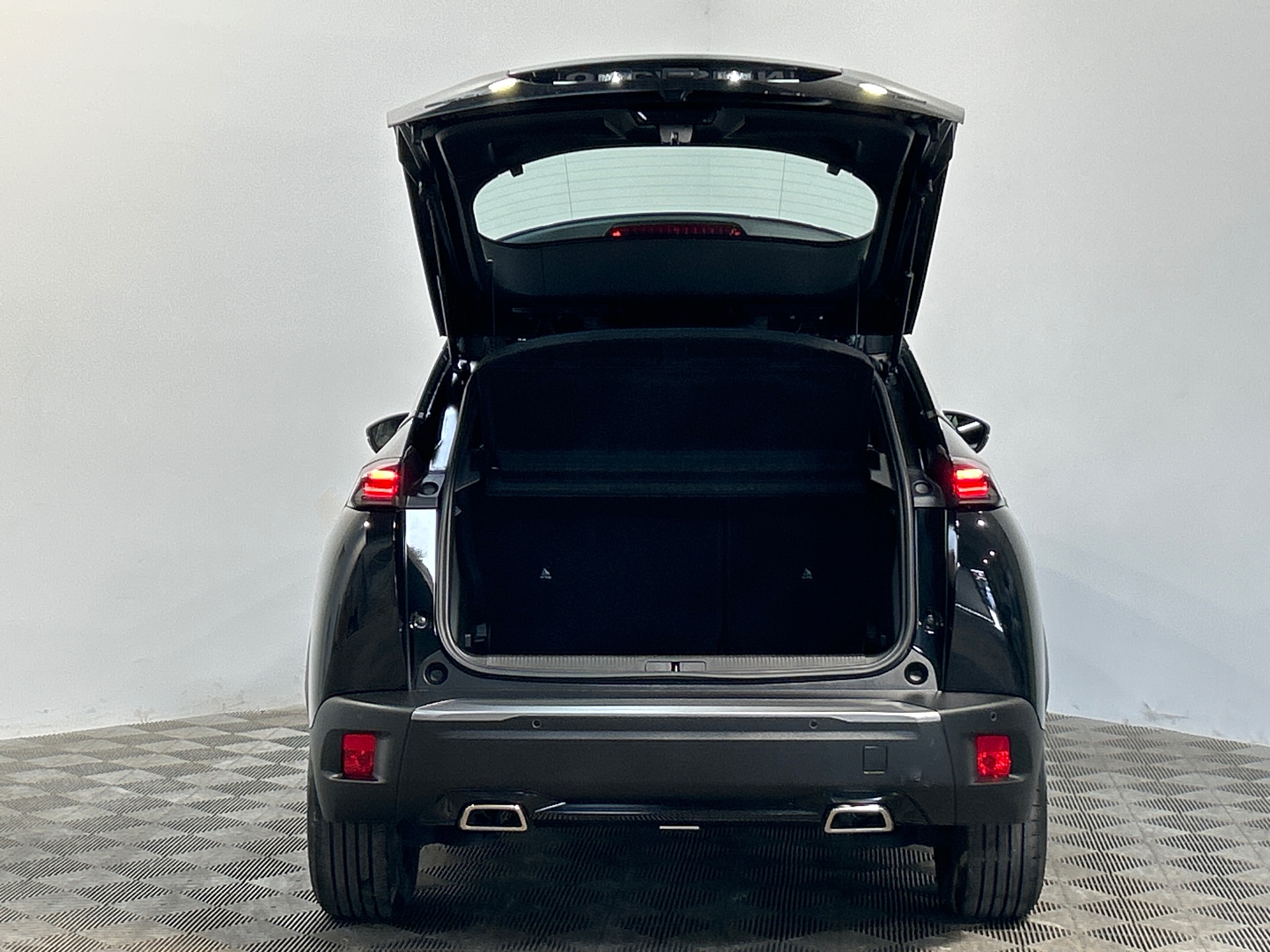 PEUGEOT 2008 Hybrid 145 e-DCS6 Style
