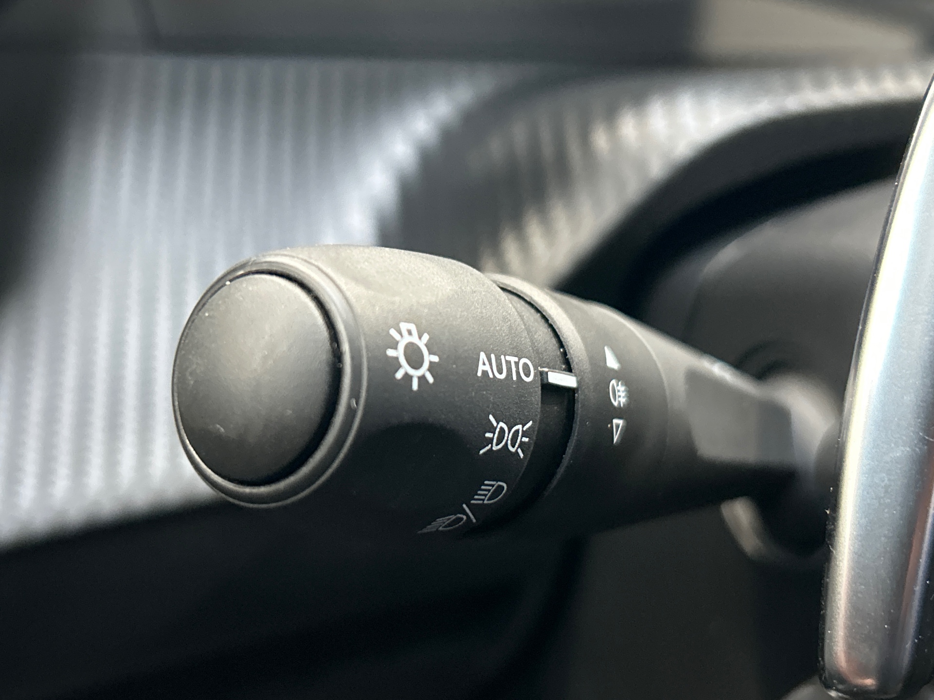PEUGEOT 2008 Hybrid 145 e-DCS6 Style