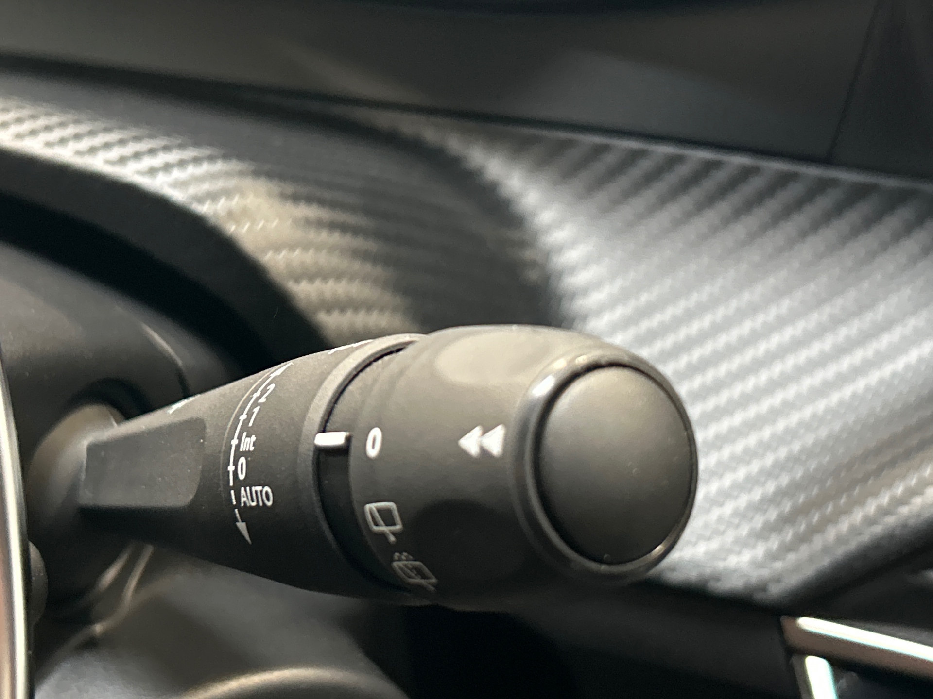 PEUGEOT 2008 Hybrid 145 e-DCS6 Style