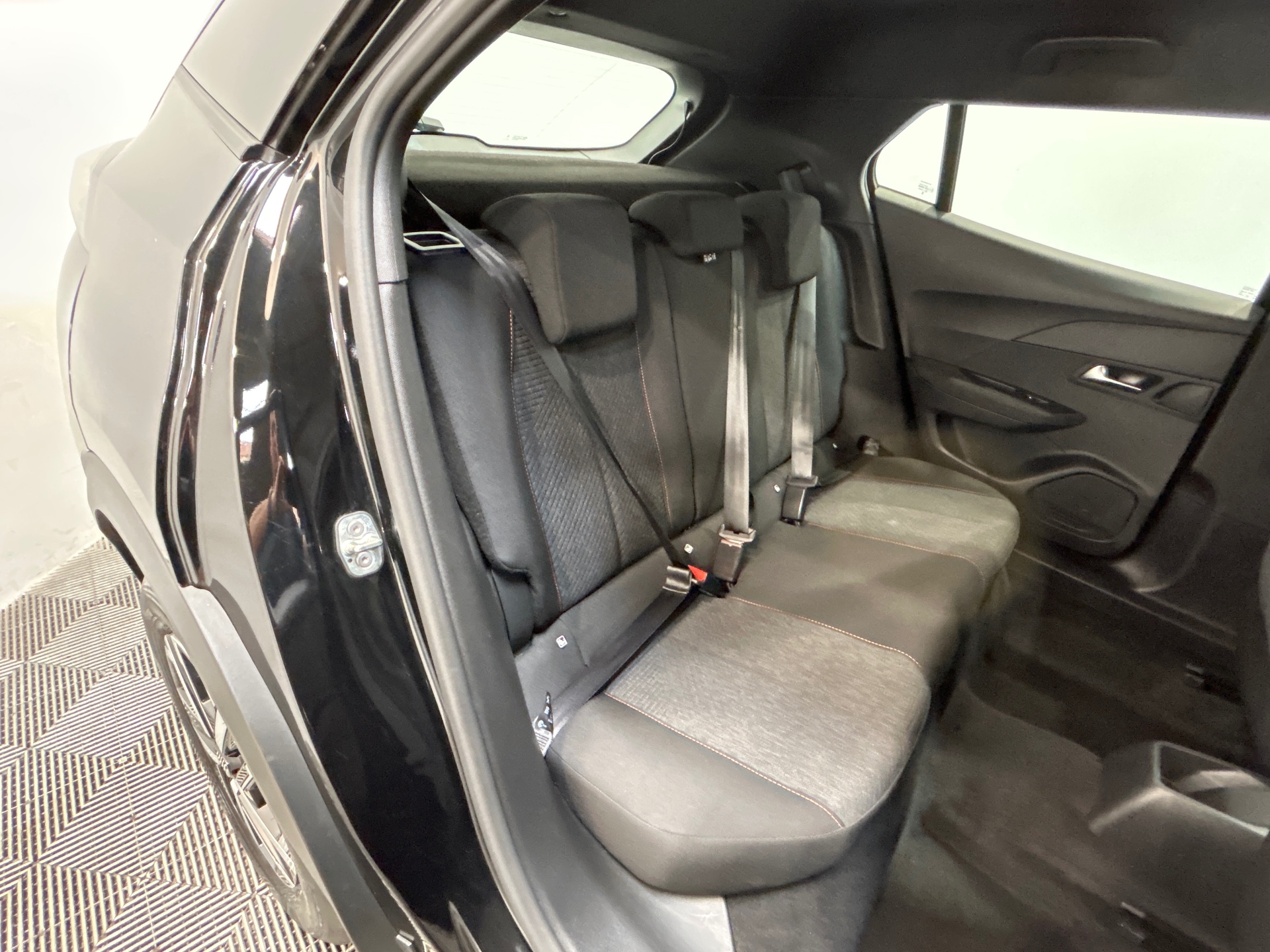 PEUGEOT 2008 Hybrid 145 e-DCS6 Style