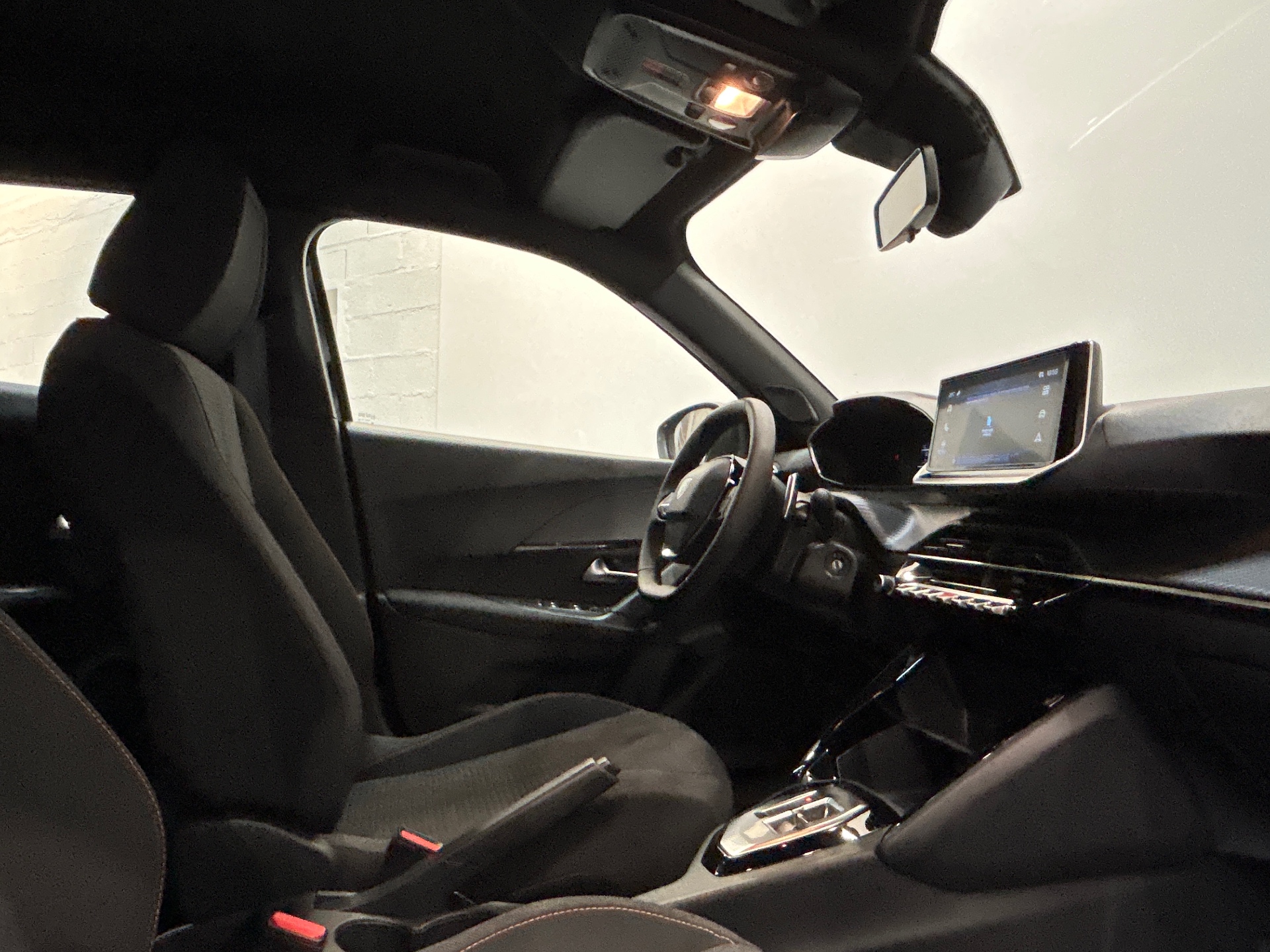 PEUGEOT 2008 Hybrid 145 e-DCS6 Style