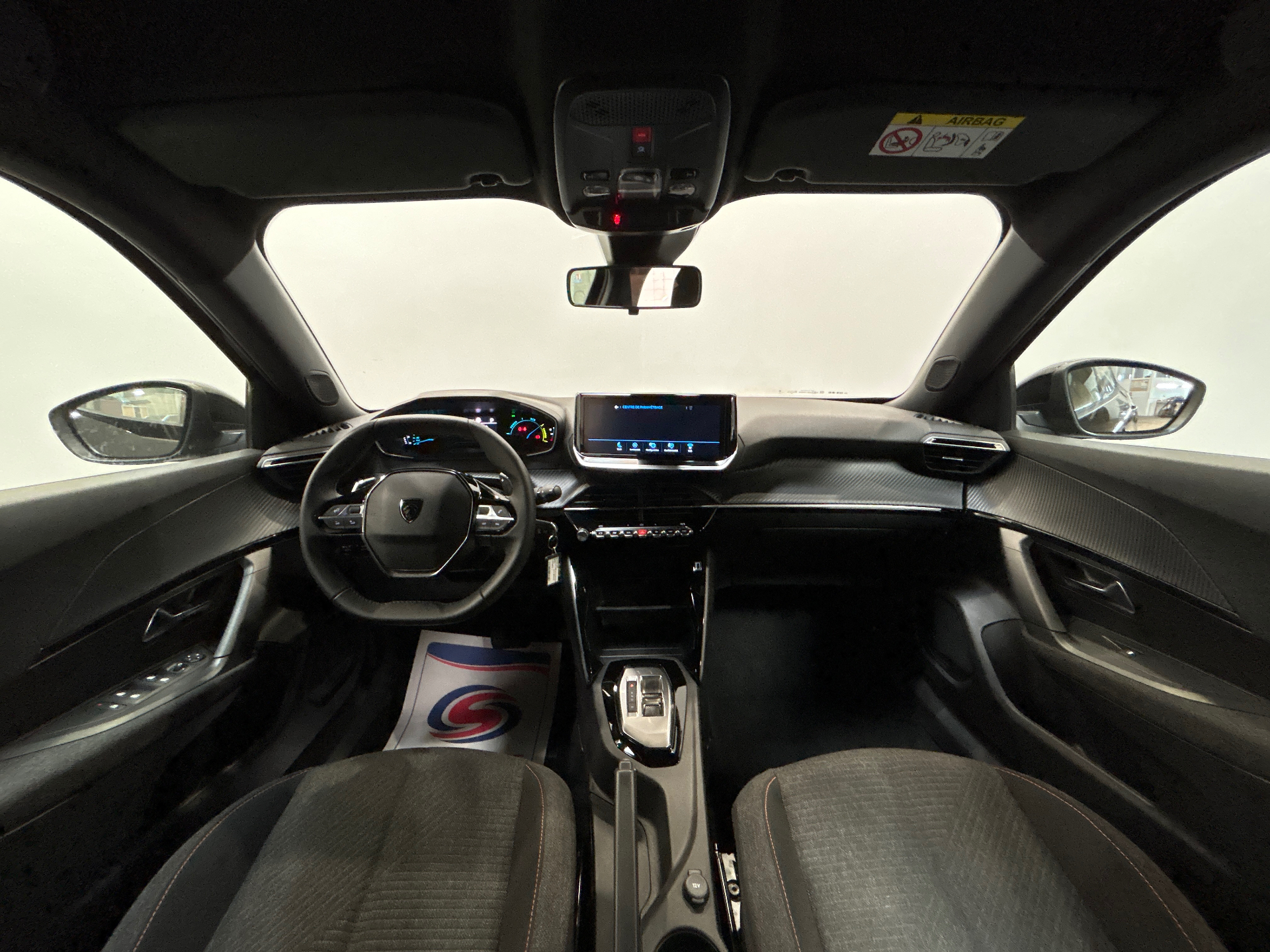 PEUGEOT 2008 Hybrid 145 e-DCS6 Style