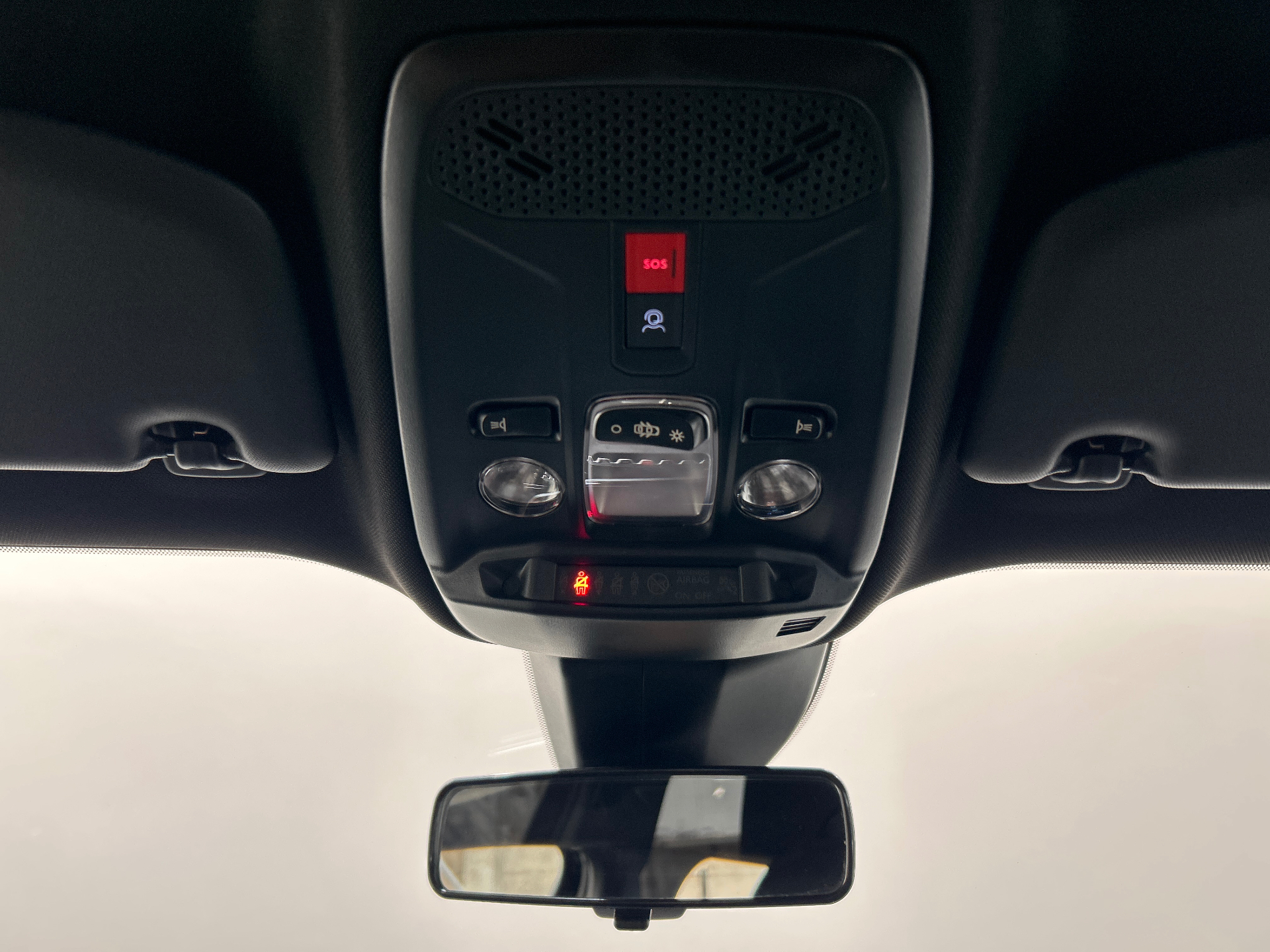 PEUGEOT 2008 Hybrid 145 e-DCS6 Style
