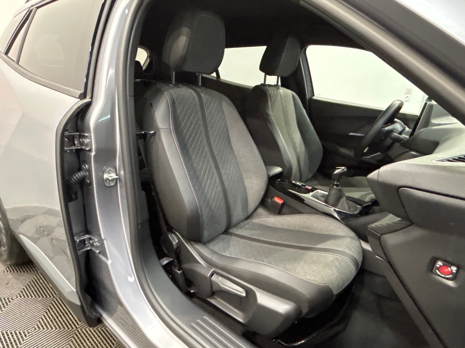 PEUGEOT 2008 100 S&S BVM6 Allure