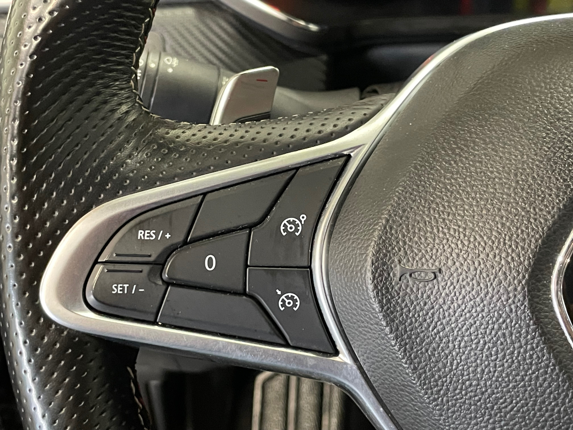 RENAULT CAPTUR mild hybrid 160 EDC R.S. line