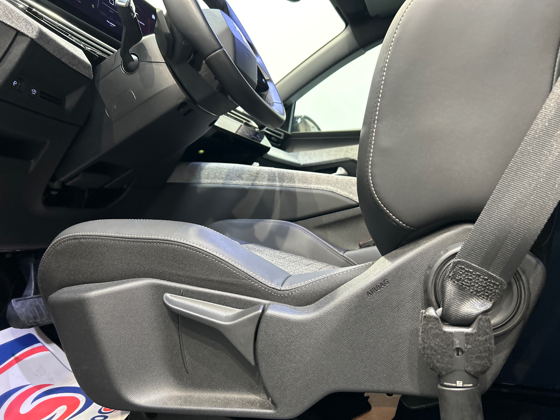 PEUGEOT 3008 Hybrid 145 e-DCS6 Allure