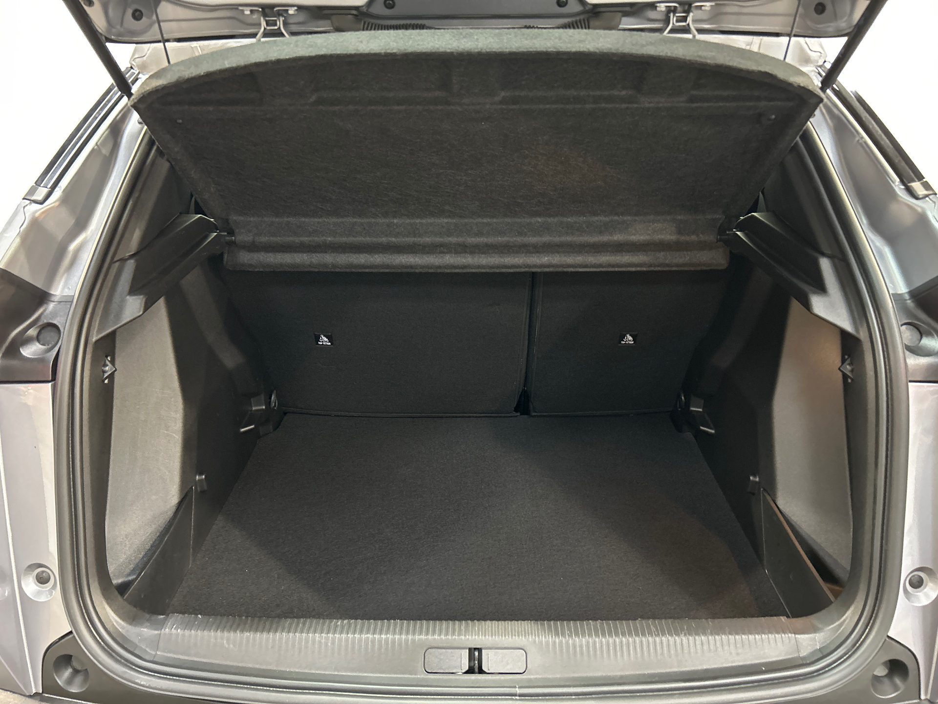 PEUGEOT 2008 Hybrid 145 e-DCS6 Style