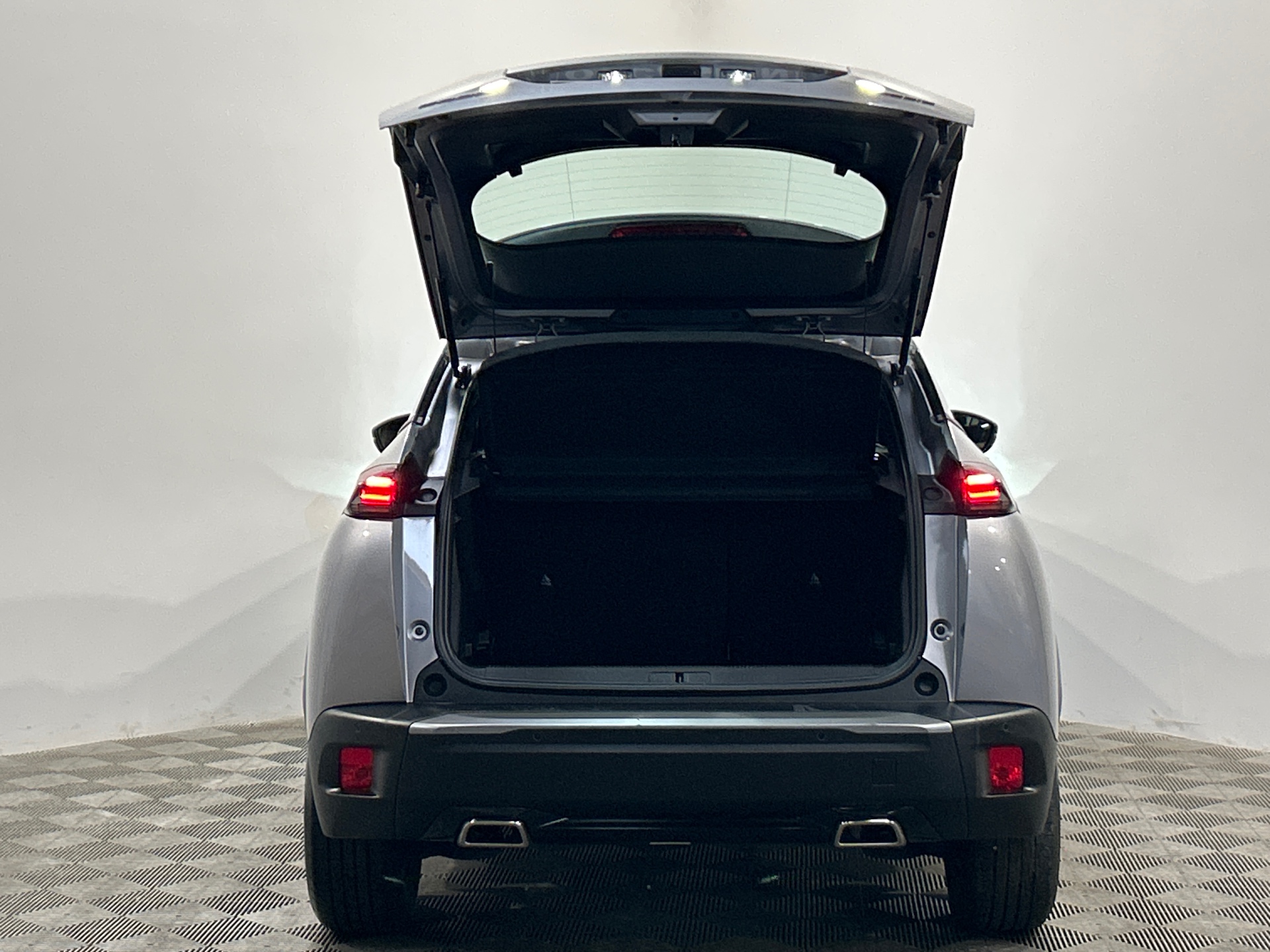 PEUGEOT 2008 Hybrid 145 e-DCS6 Style