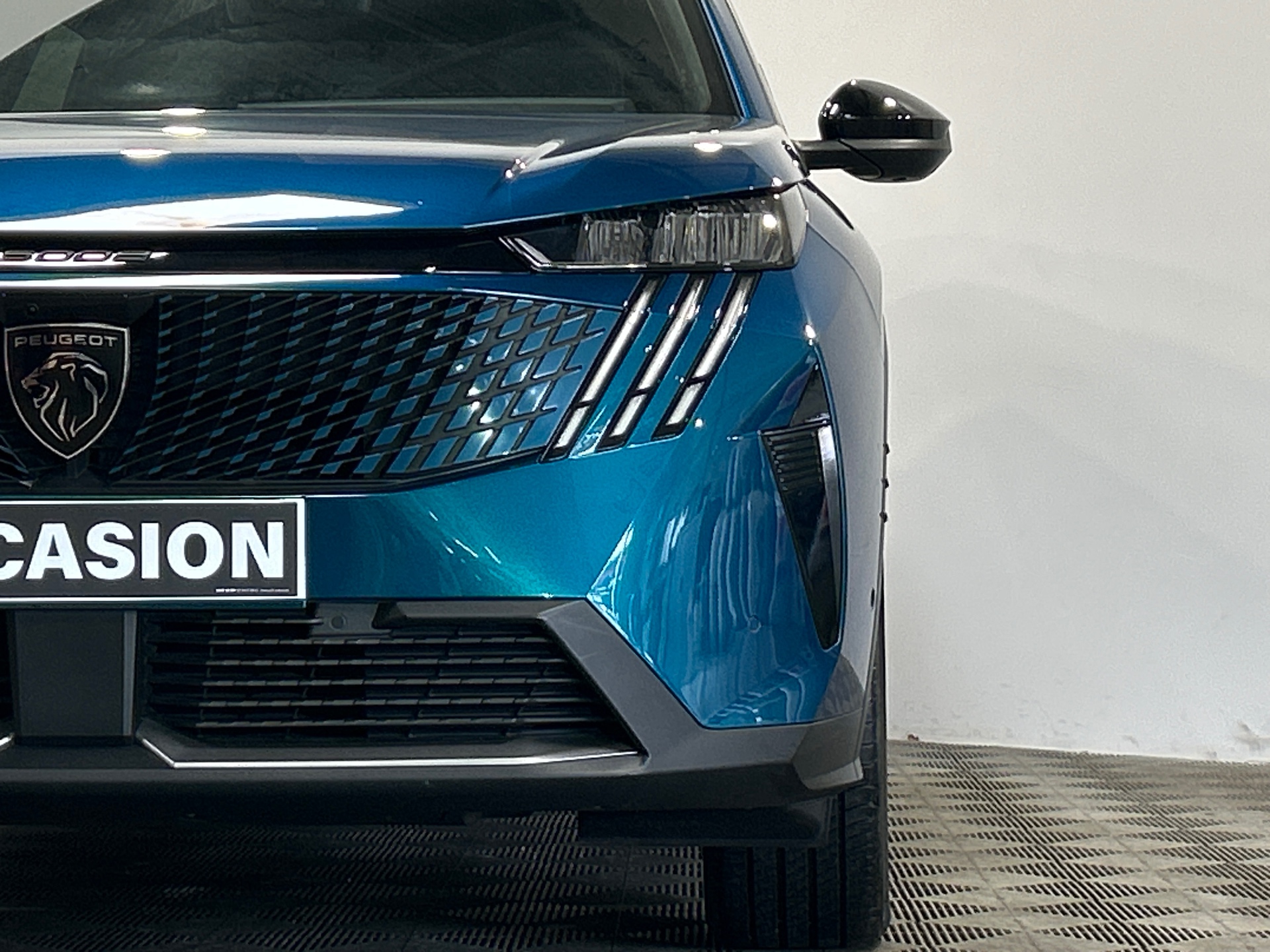 PEUGEOT 5008 Hybrid 145 ch e-DCS6 Allure