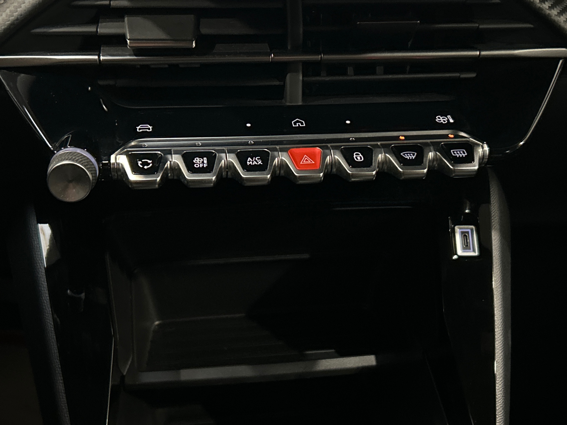 PEUGEOT 2008 Hybrid 145 e-DCS6 Style