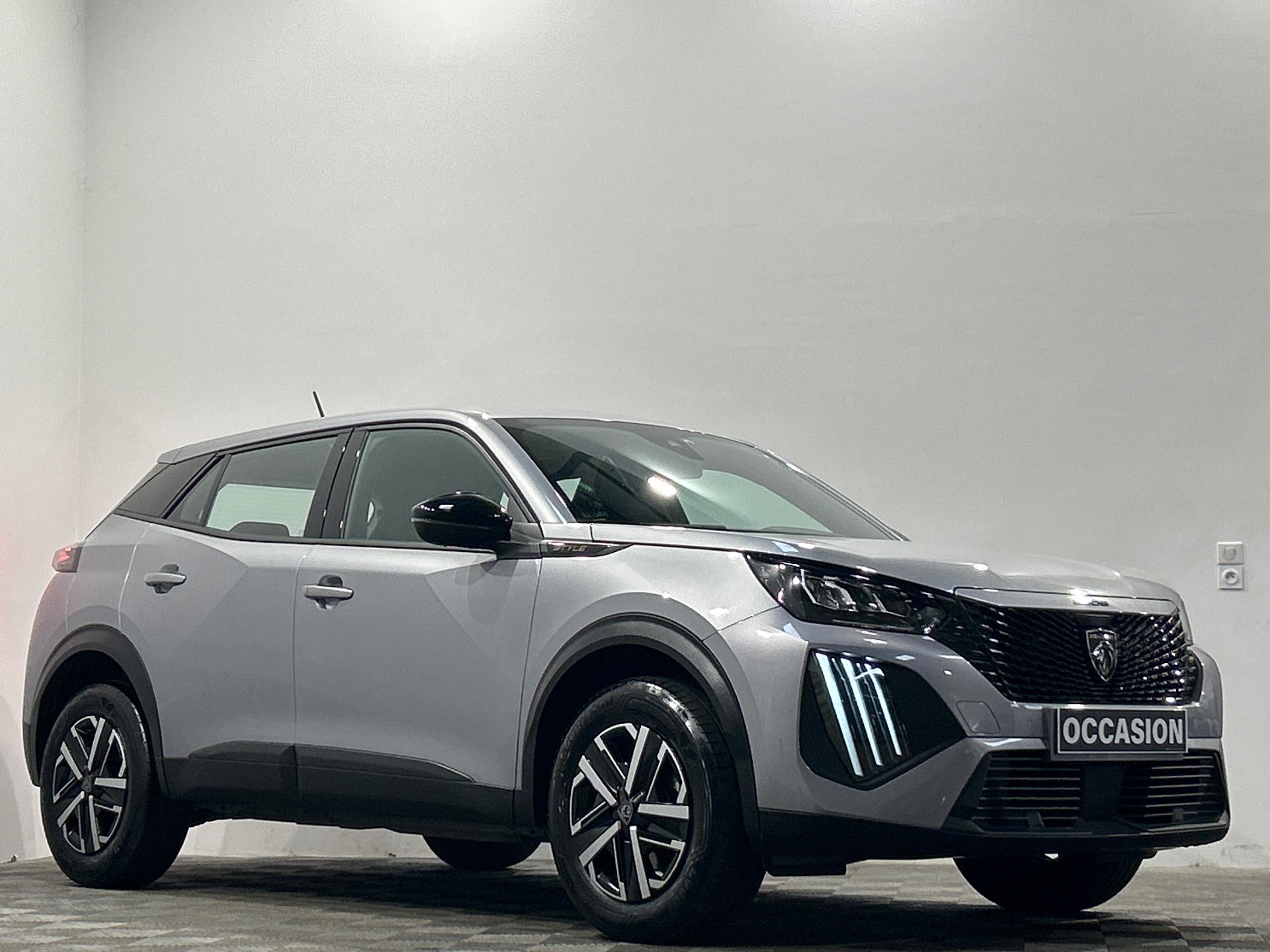 PEUGEOT 2008 Hybrid 145 e-DCS6 Style