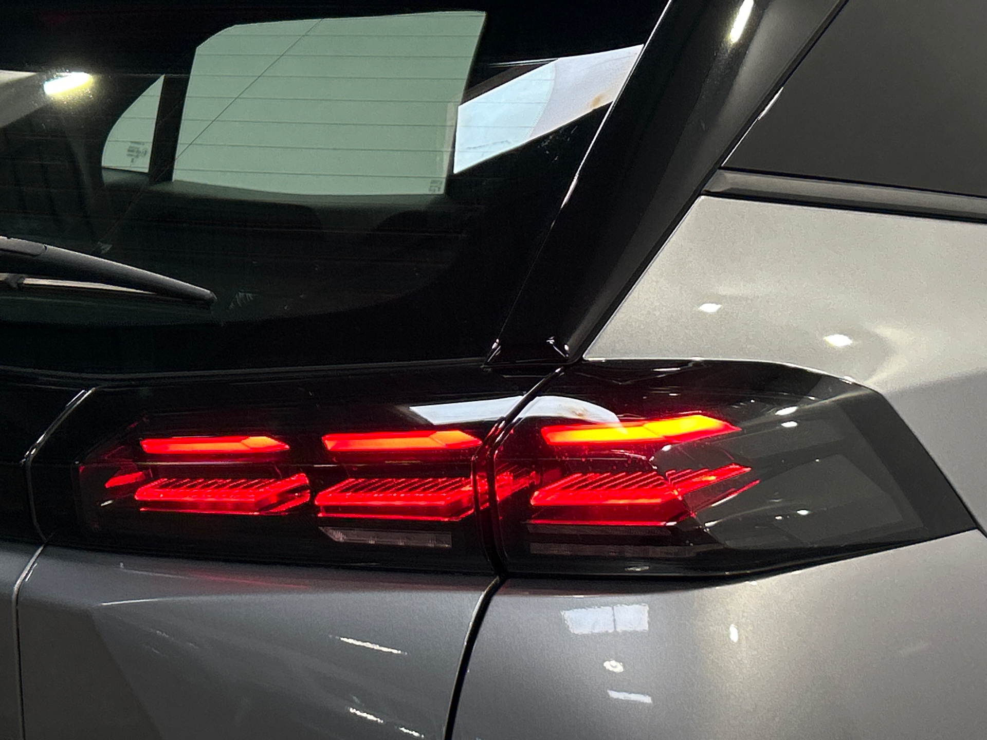 PEUGEOT 2008 Hybrid 145 e-DCS6 Style