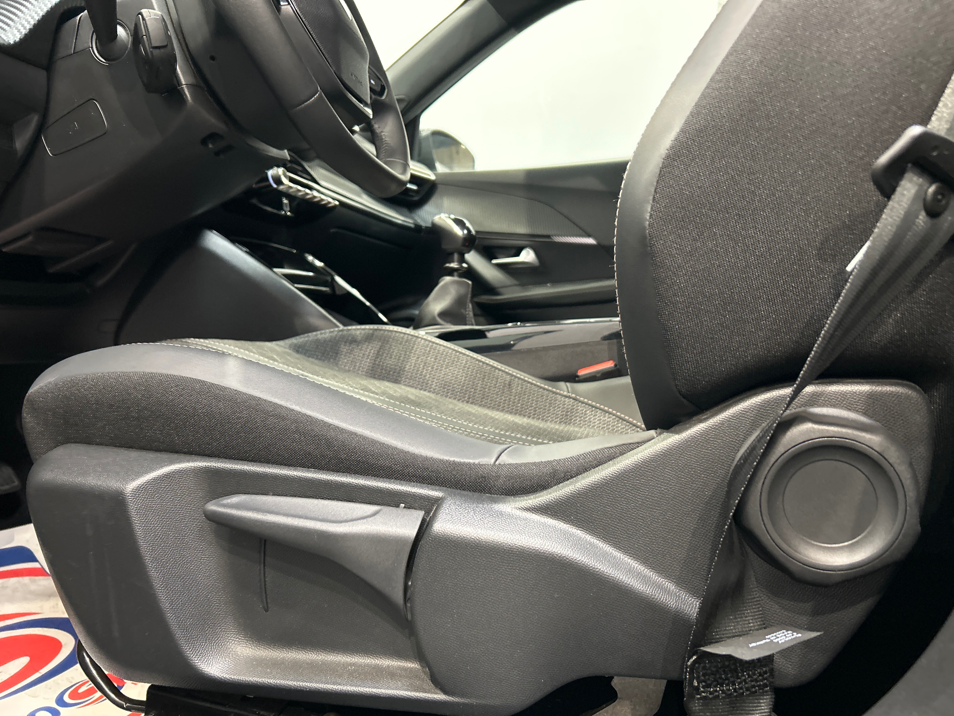 PEUGEOT 2008 100 S&S BVM6 Allure