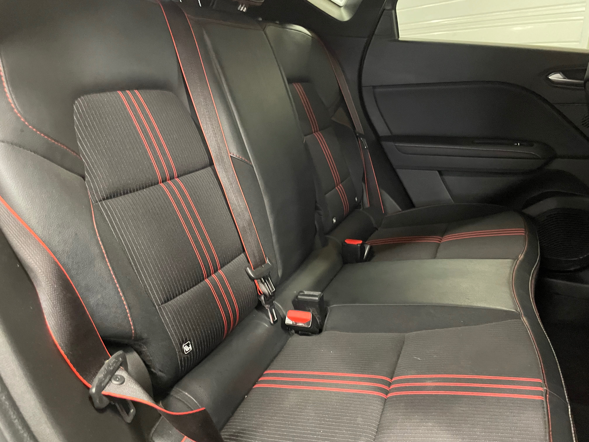 RENAULT CAPTUR mild hybrid 160 EDC R.S. line