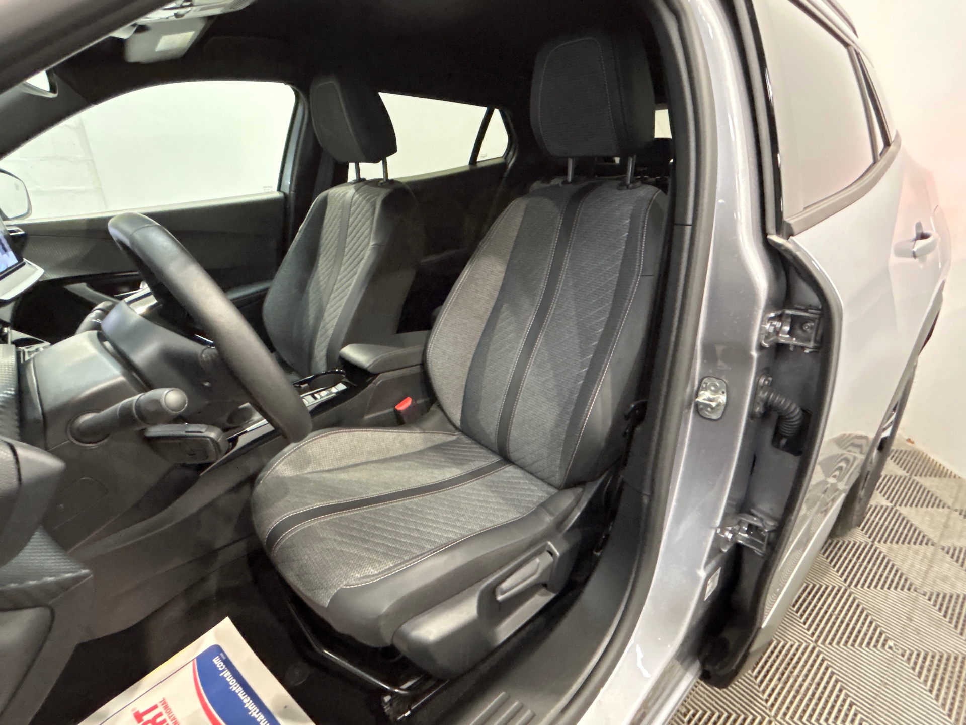 PEUGEOT 2008 100 S&S BVM6 Allure