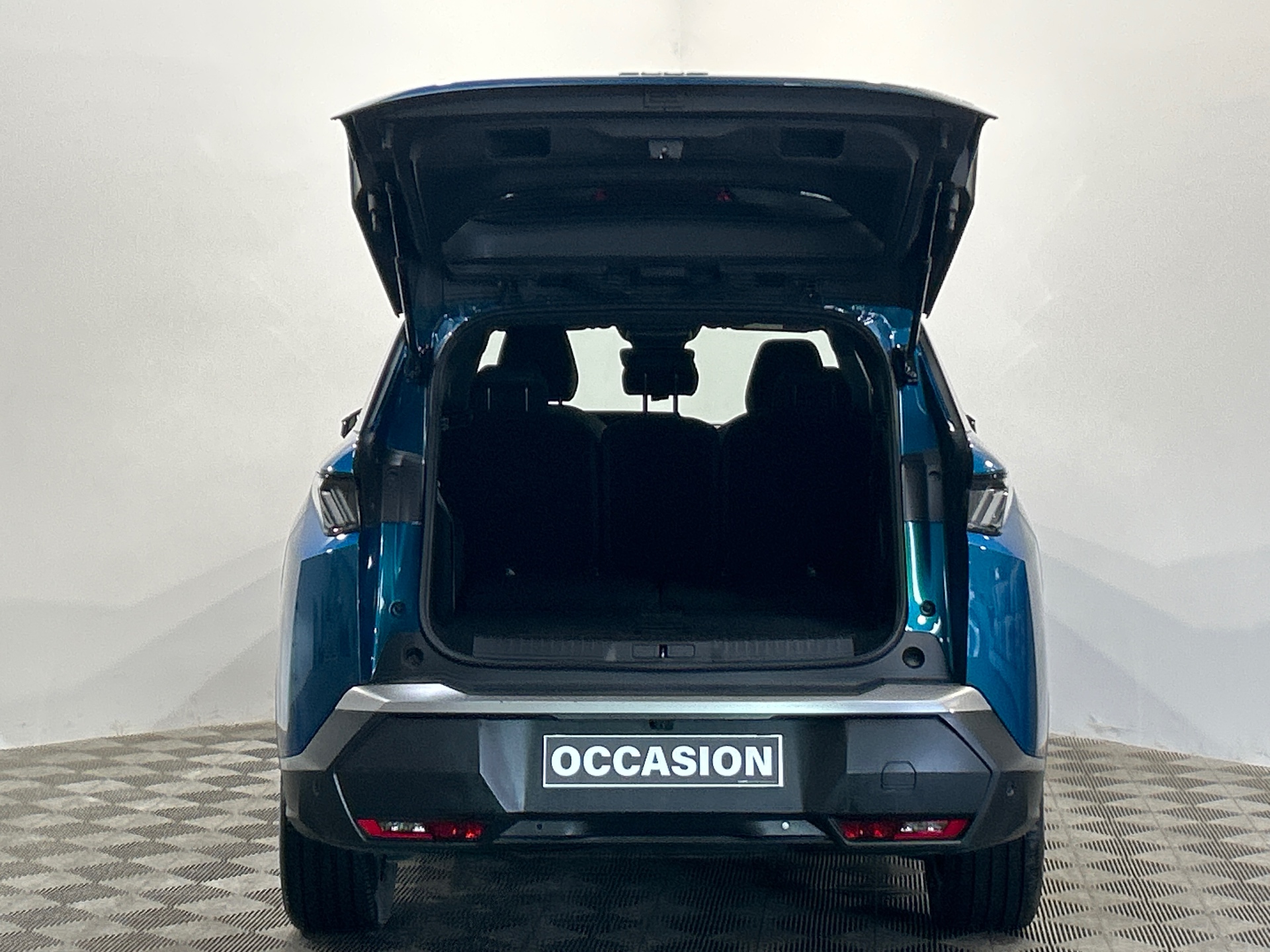 PEUGEOT 5008 Hybrid 145 ch e-DCS6 Allure